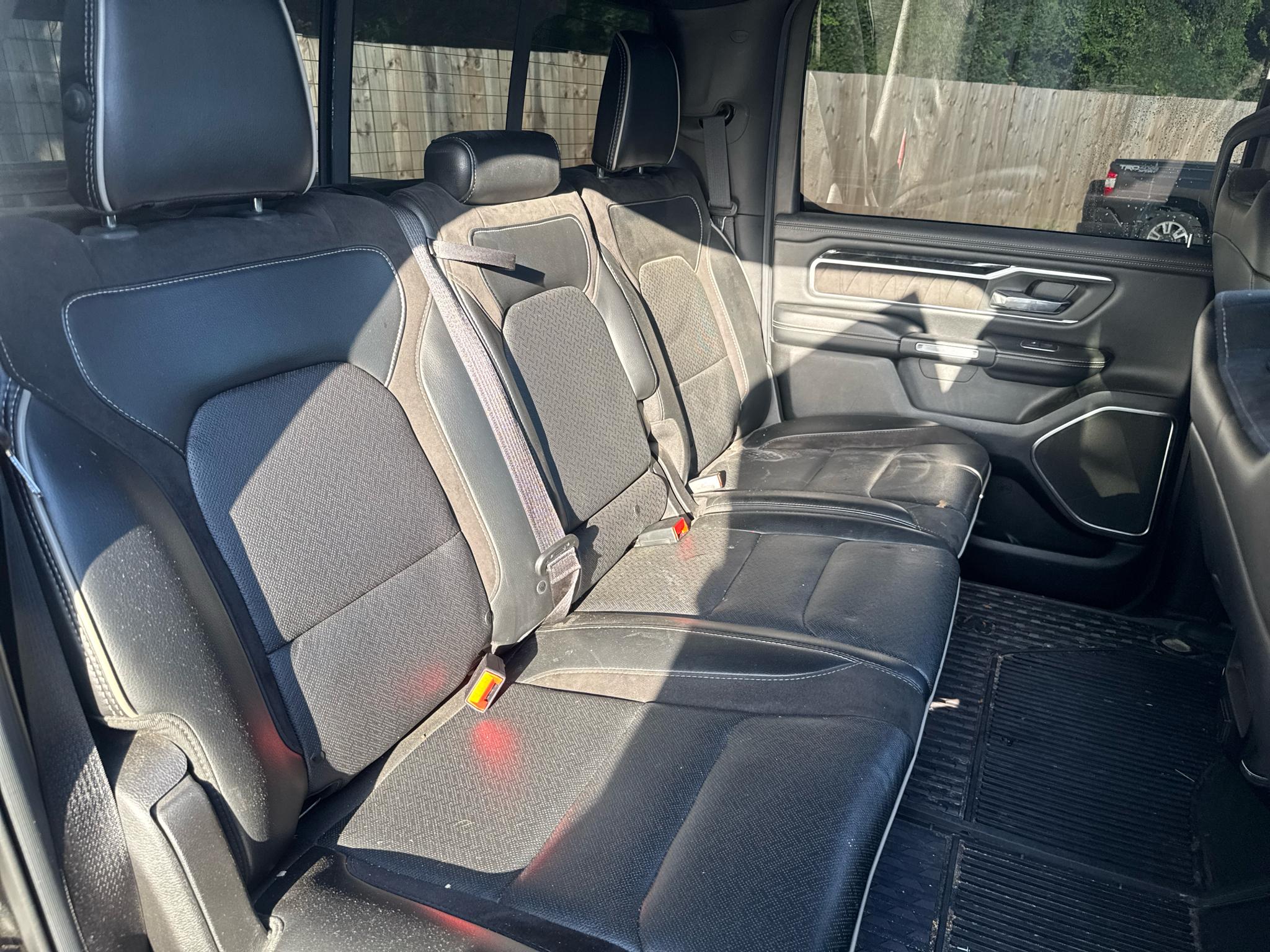 RAM 1500 Laramie 4x4 Crew Cab 5'7" Box 2019