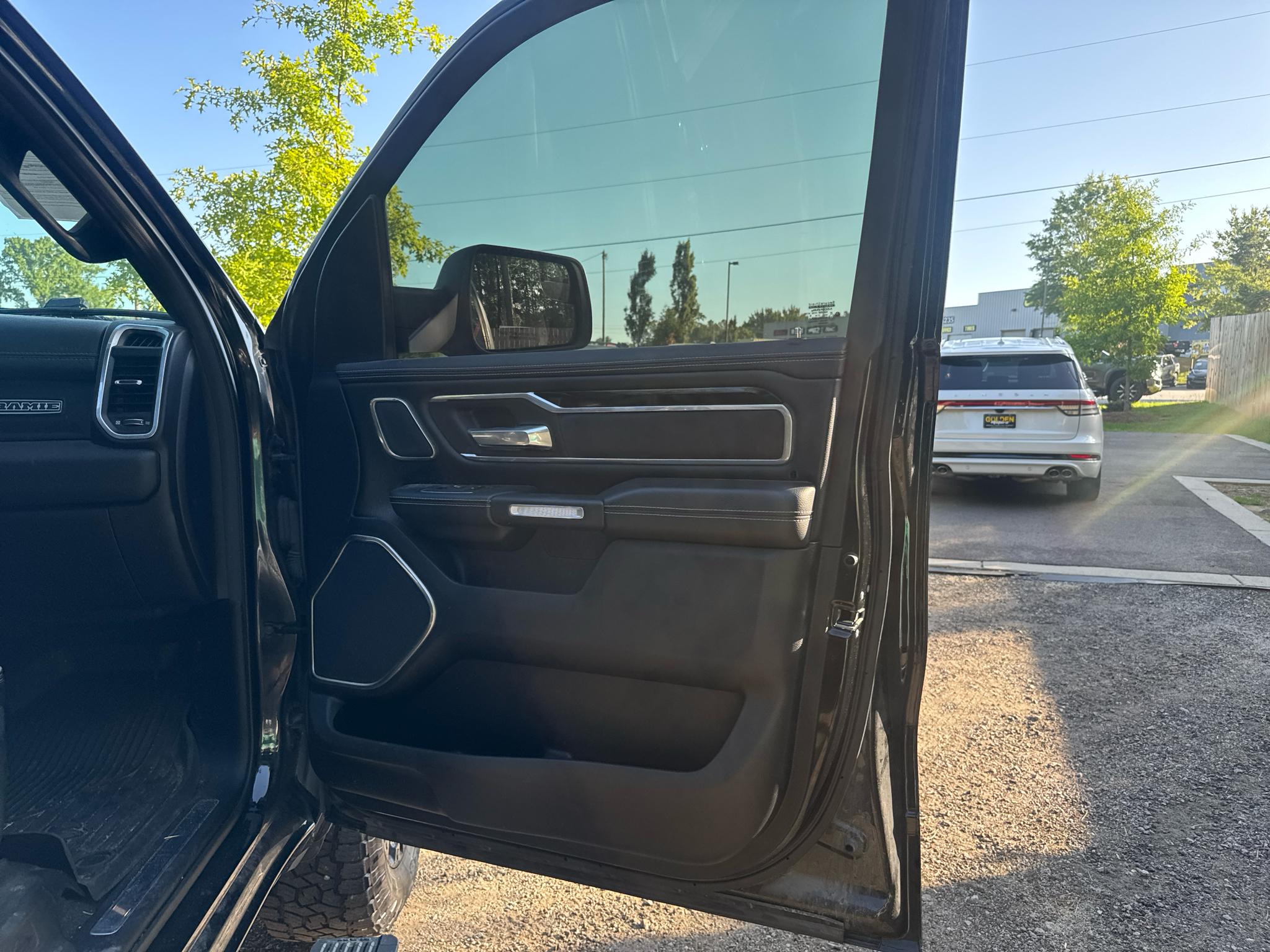 RAM 1500 Laramie 4x4 Crew Cab 5'7" Box 2019