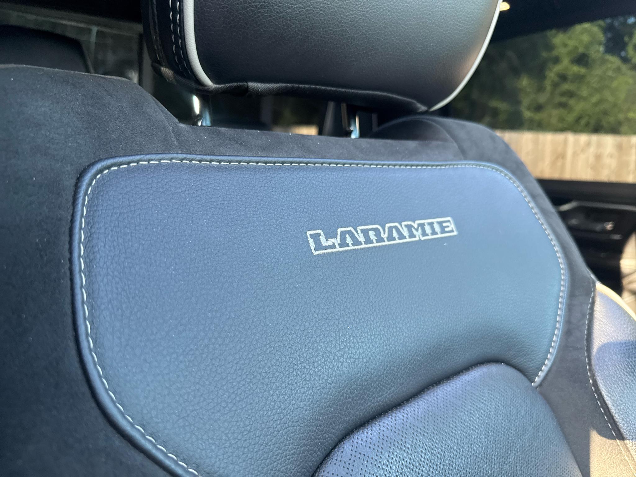 RAM 1500 Laramie 4x4 Crew Cab 5'7" Box 2019