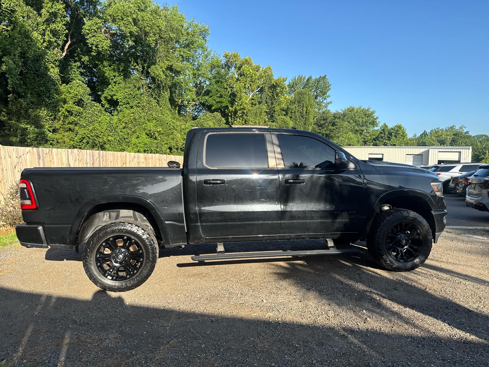 RAM 1500 Laramie 4x4 Crew Cab 5'7" Box 2019