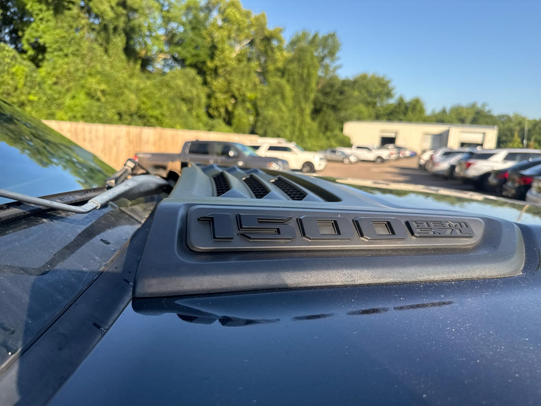 RAM 1500 Laramie 4x4 Crew Cab 5'7" Box 2019