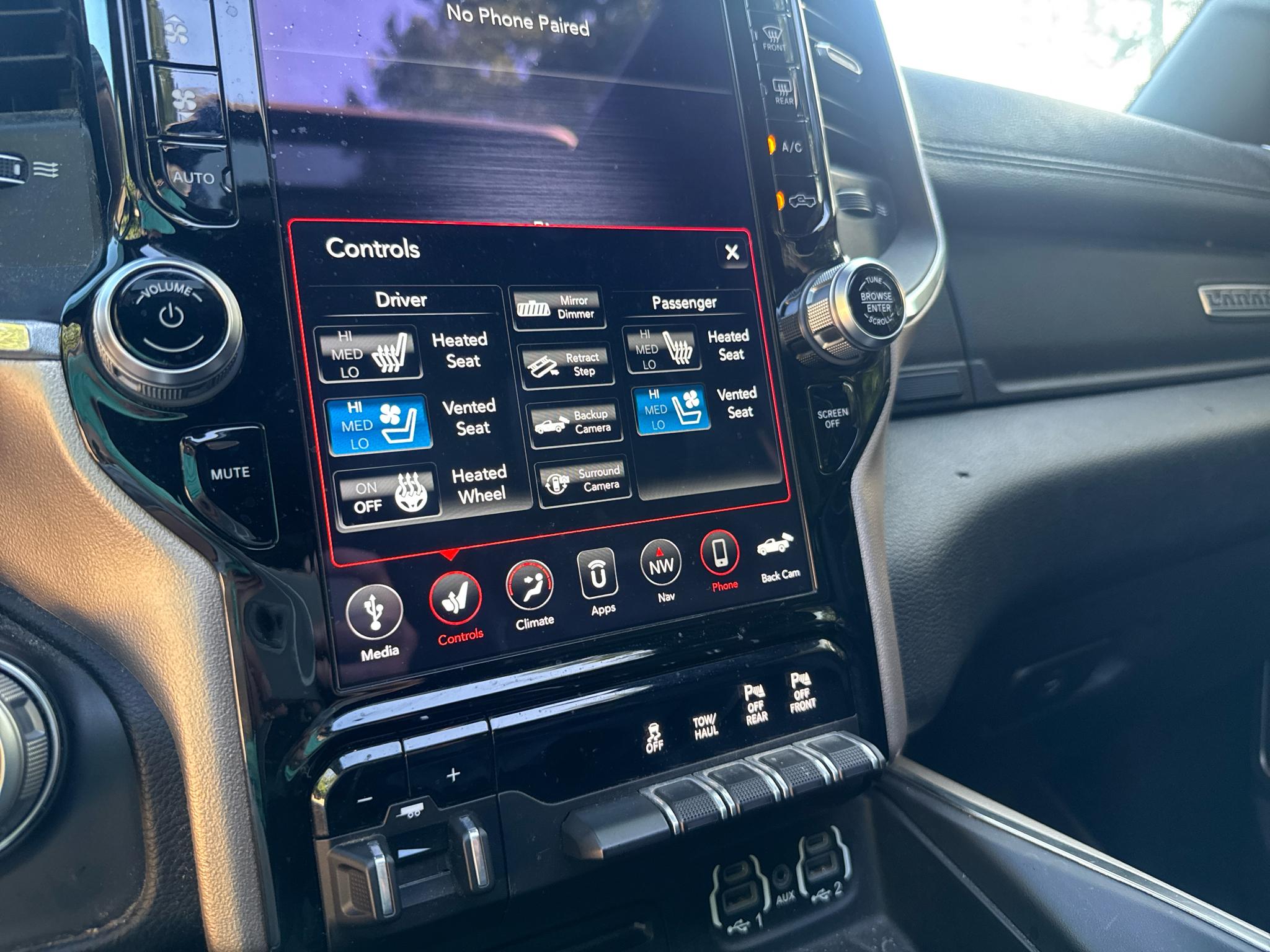 RAM 1500 Laramie 4x4 Crew Cab 5'7" Box 2019