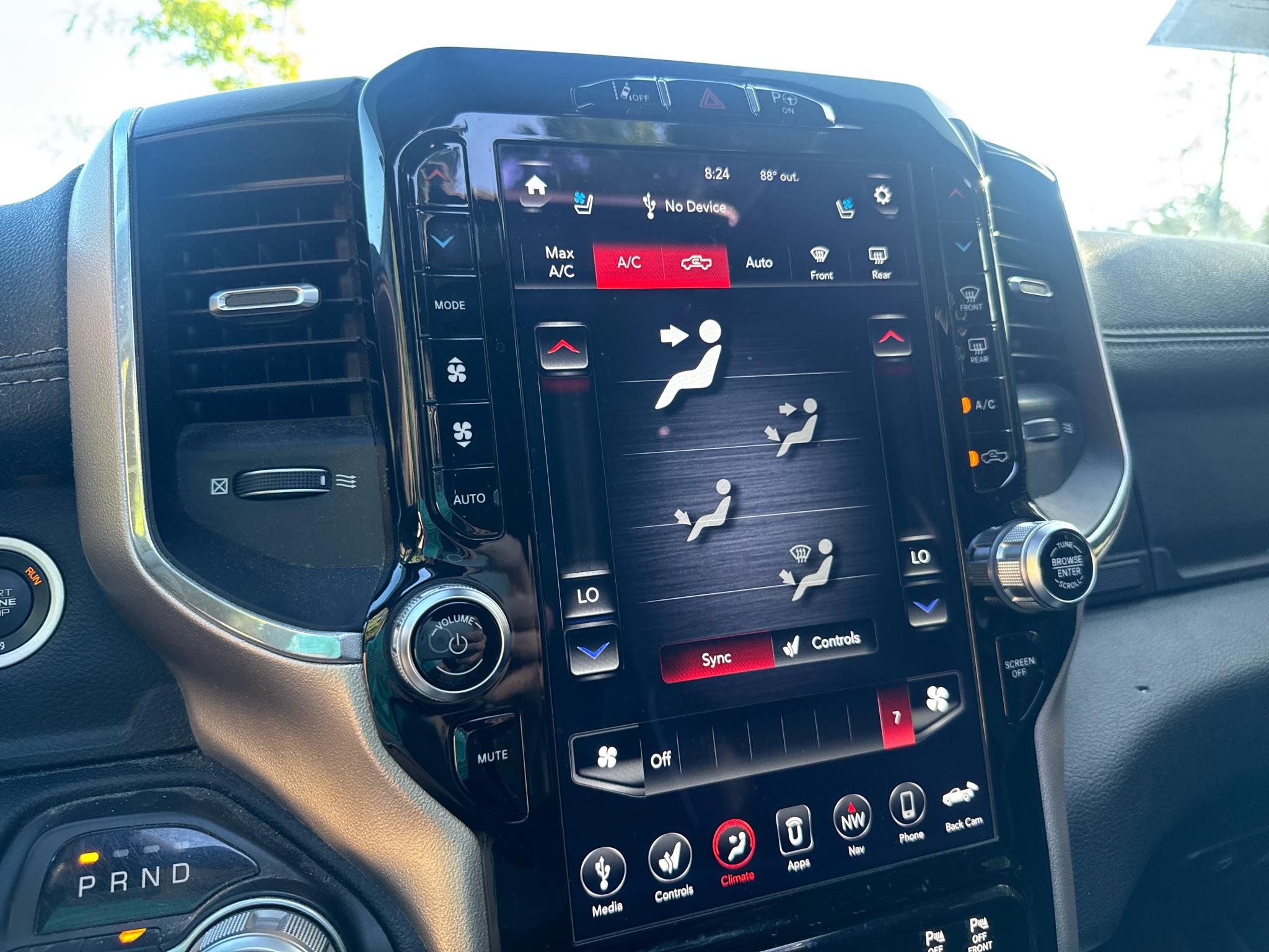 RAM 1500 Laramie 4x4 Crew Cab 5'7" Box 2019