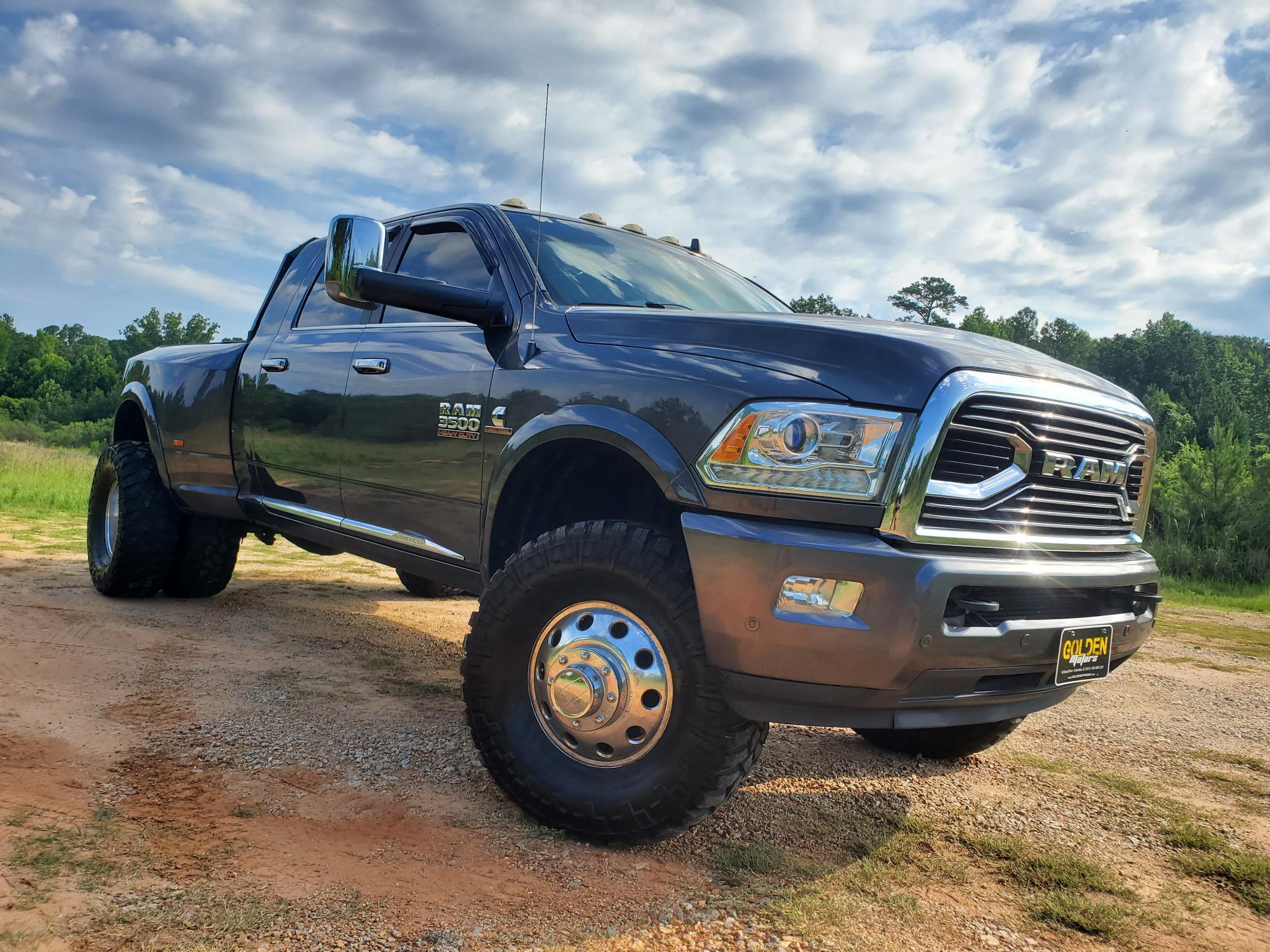 RAM 3500 Limited 4x4 Mega Cab 6'4" Box 2017