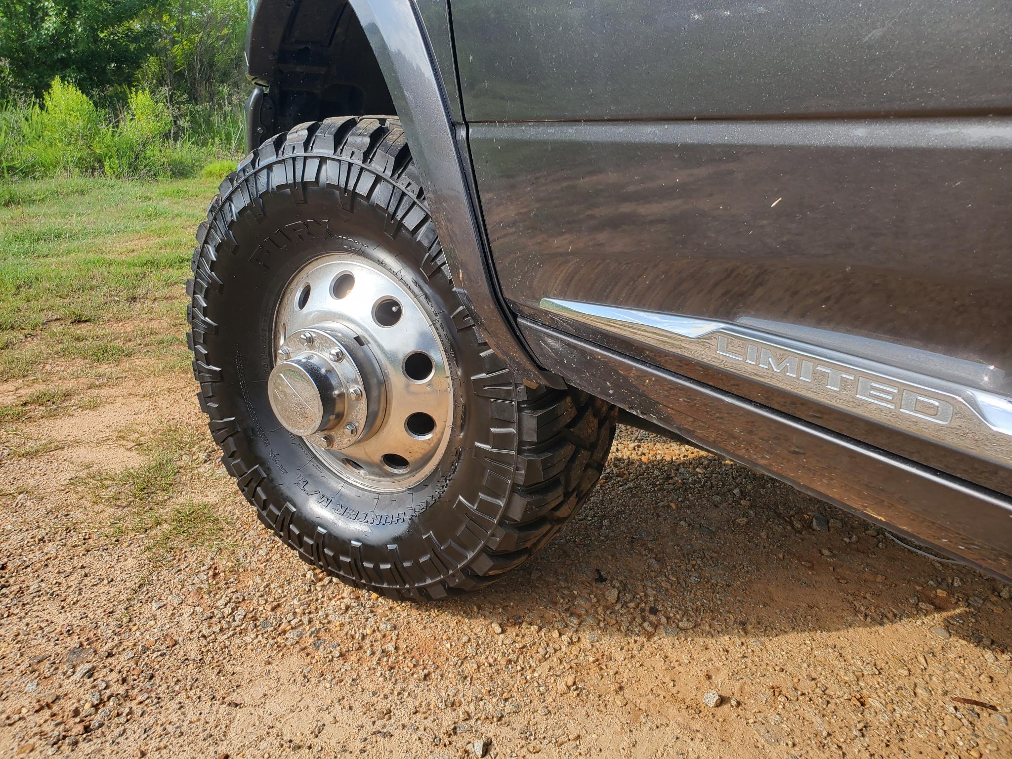 RAM 3500 Limited 4x4 Mega Cab 6'4" Box 2017