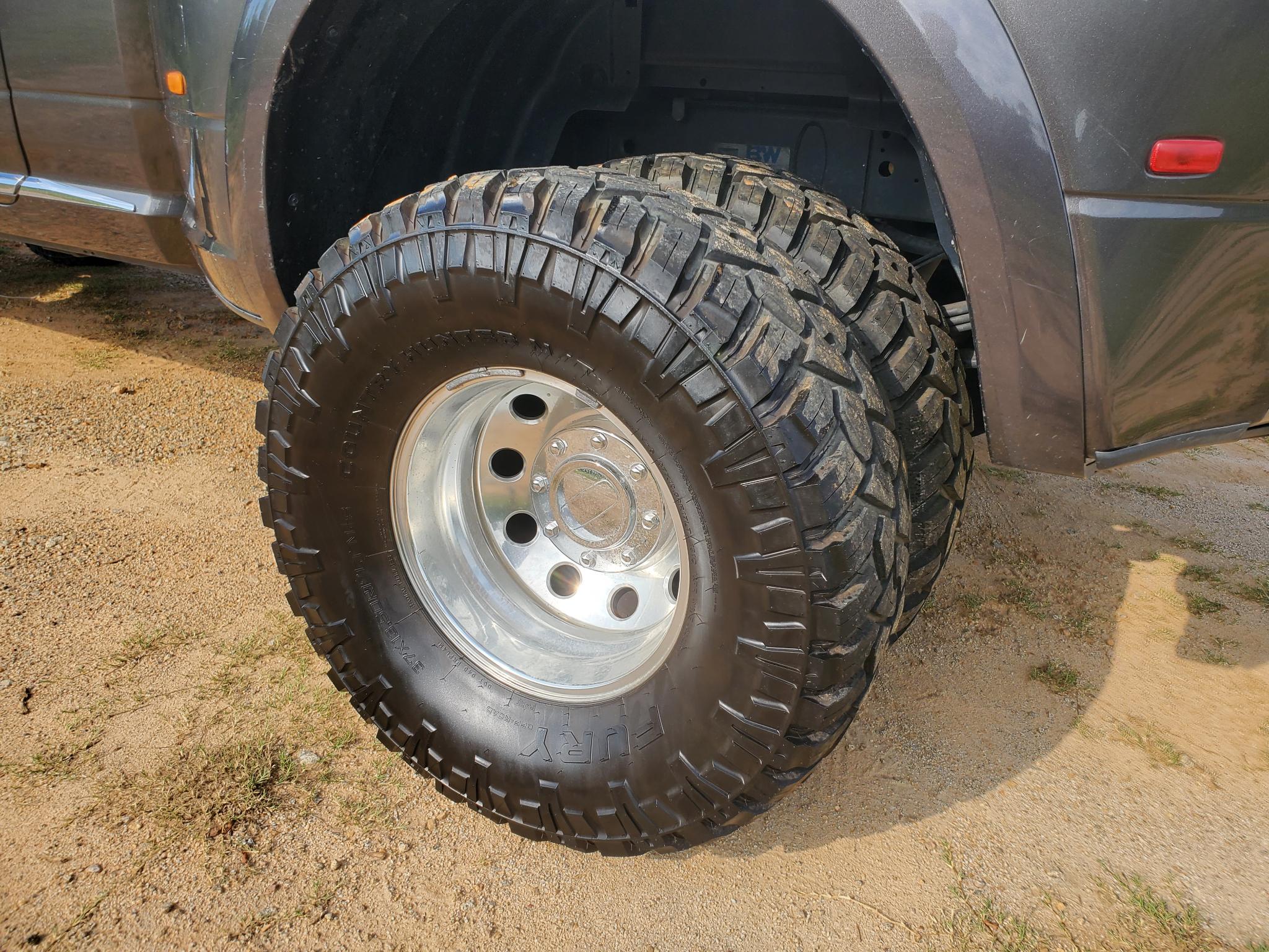 RAM 3500 Limited 4x4 Mega Cab 6'4" Box 2017