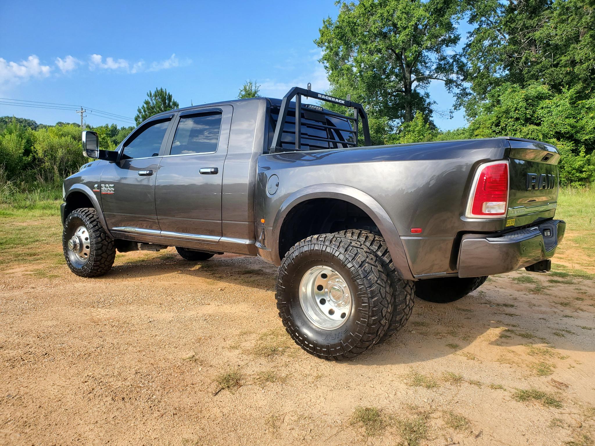 RAM 3500 Limited 4x4 Mega Cab 6'4" Box 2017