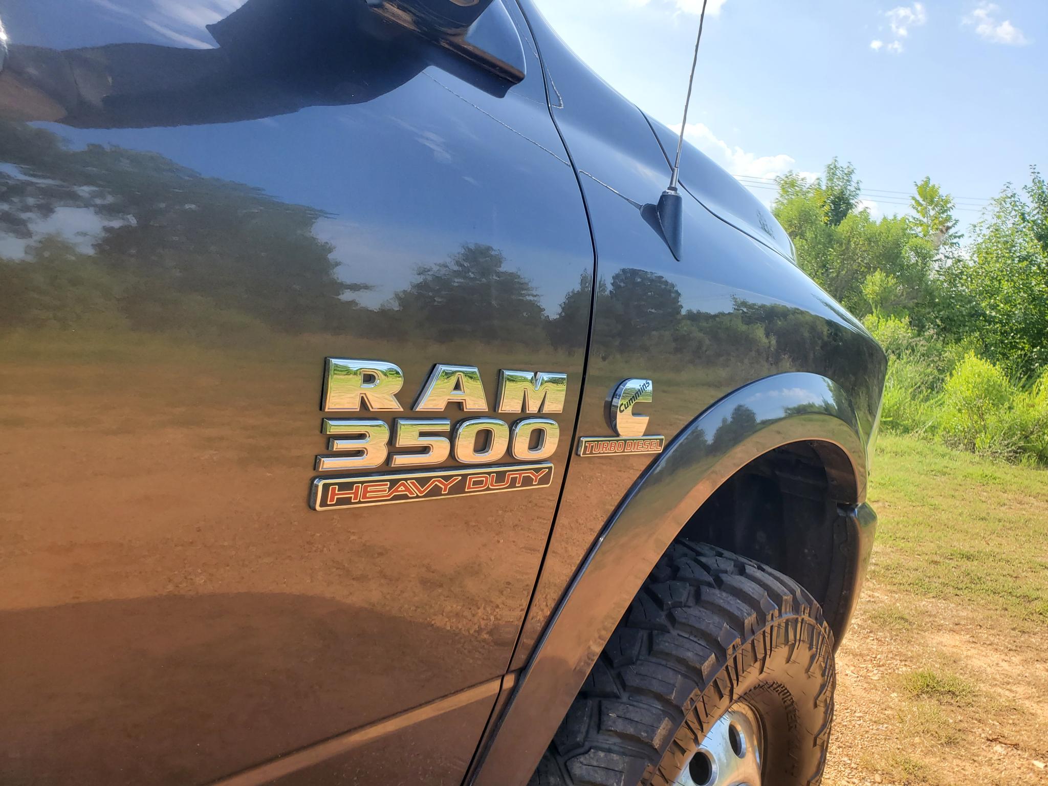 RAM 3500 Limited 4x4 Mega Cab 6'4" Box 2017