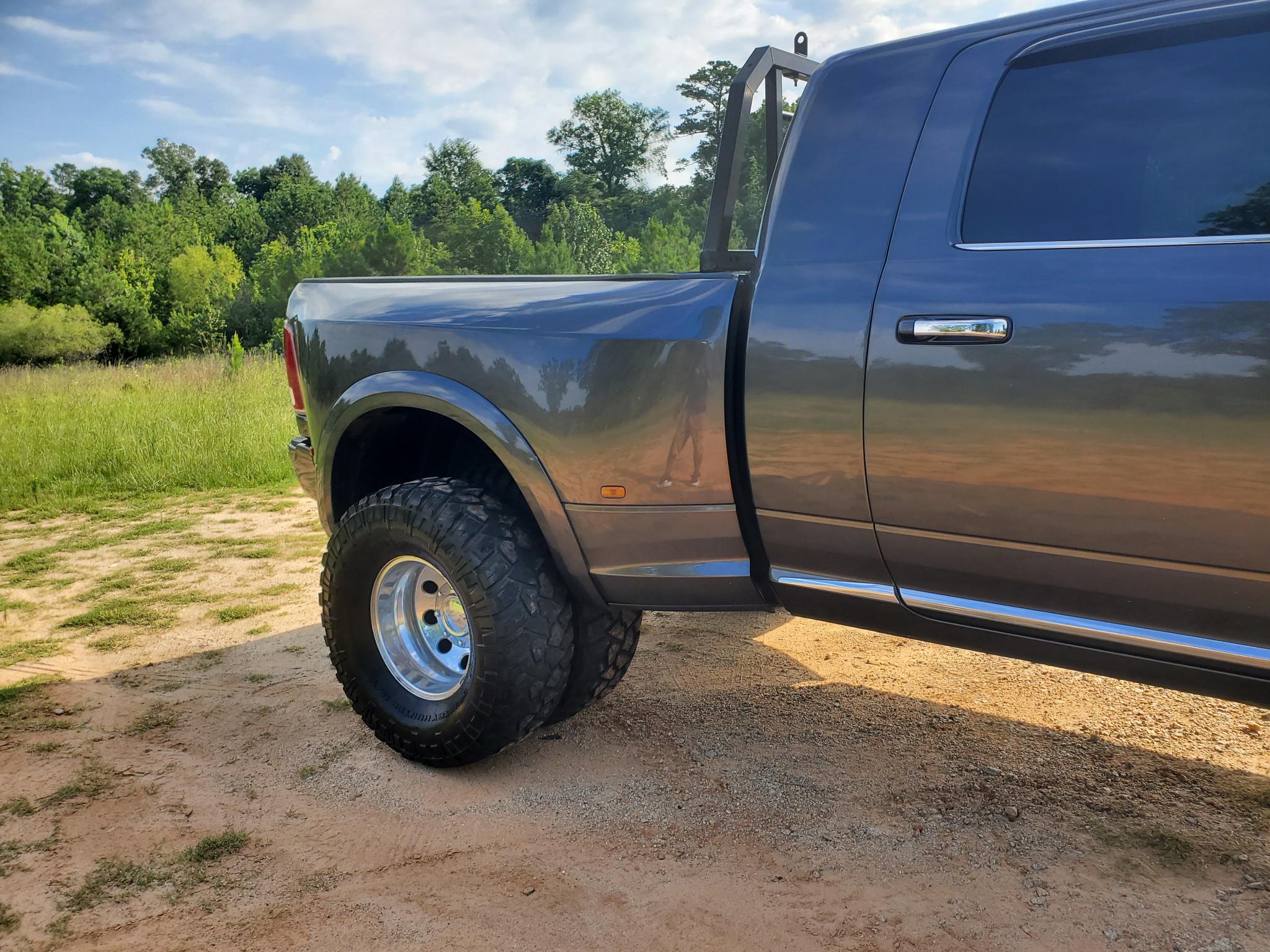 RAM 3500 Limited 4x4 Mega Cab 6'4" Box 2017