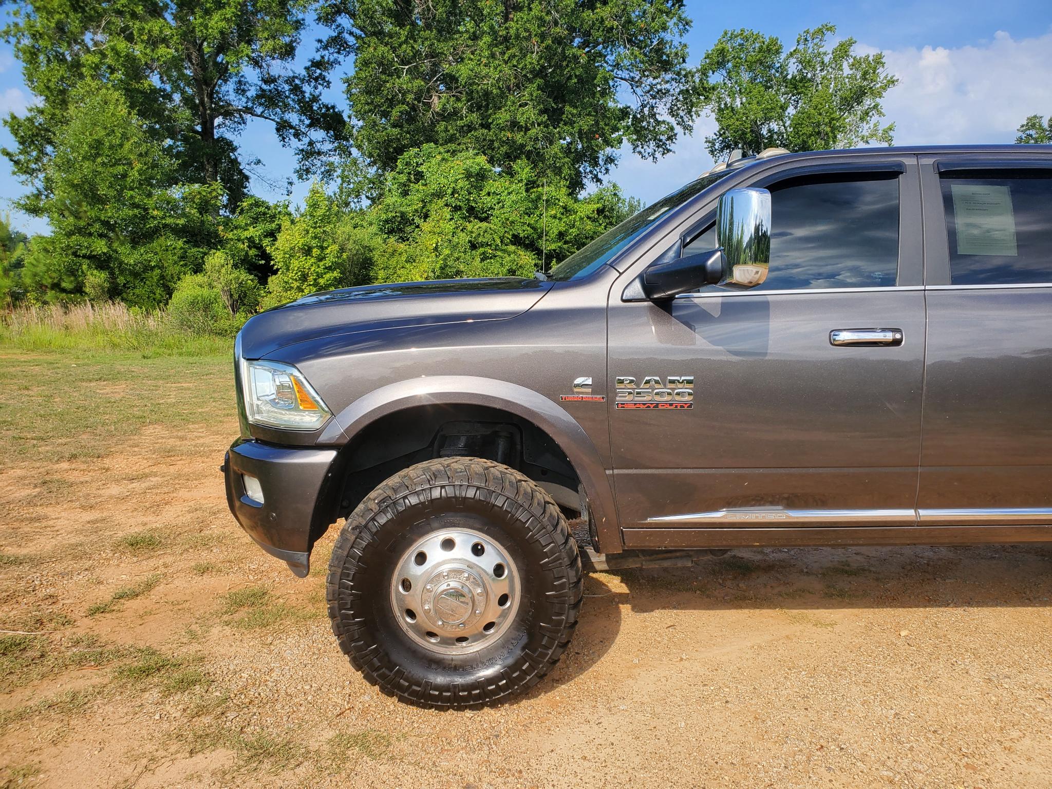 RAM 3500 Limited 4x4 Mega Cab 6'4" Box 2017