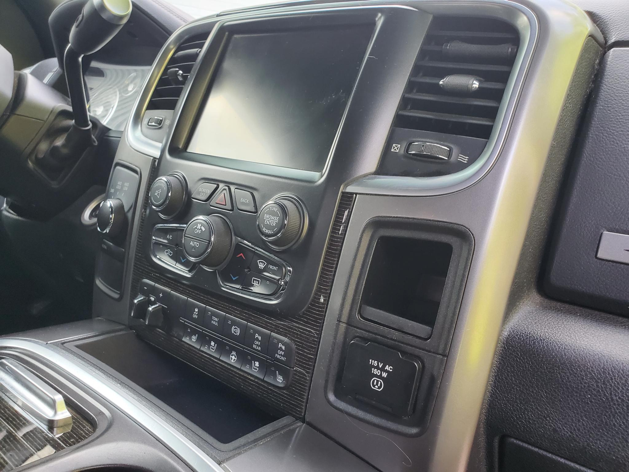 RAM 3500 Limited 4x4 Mega Cab 6'4" Box 2017
