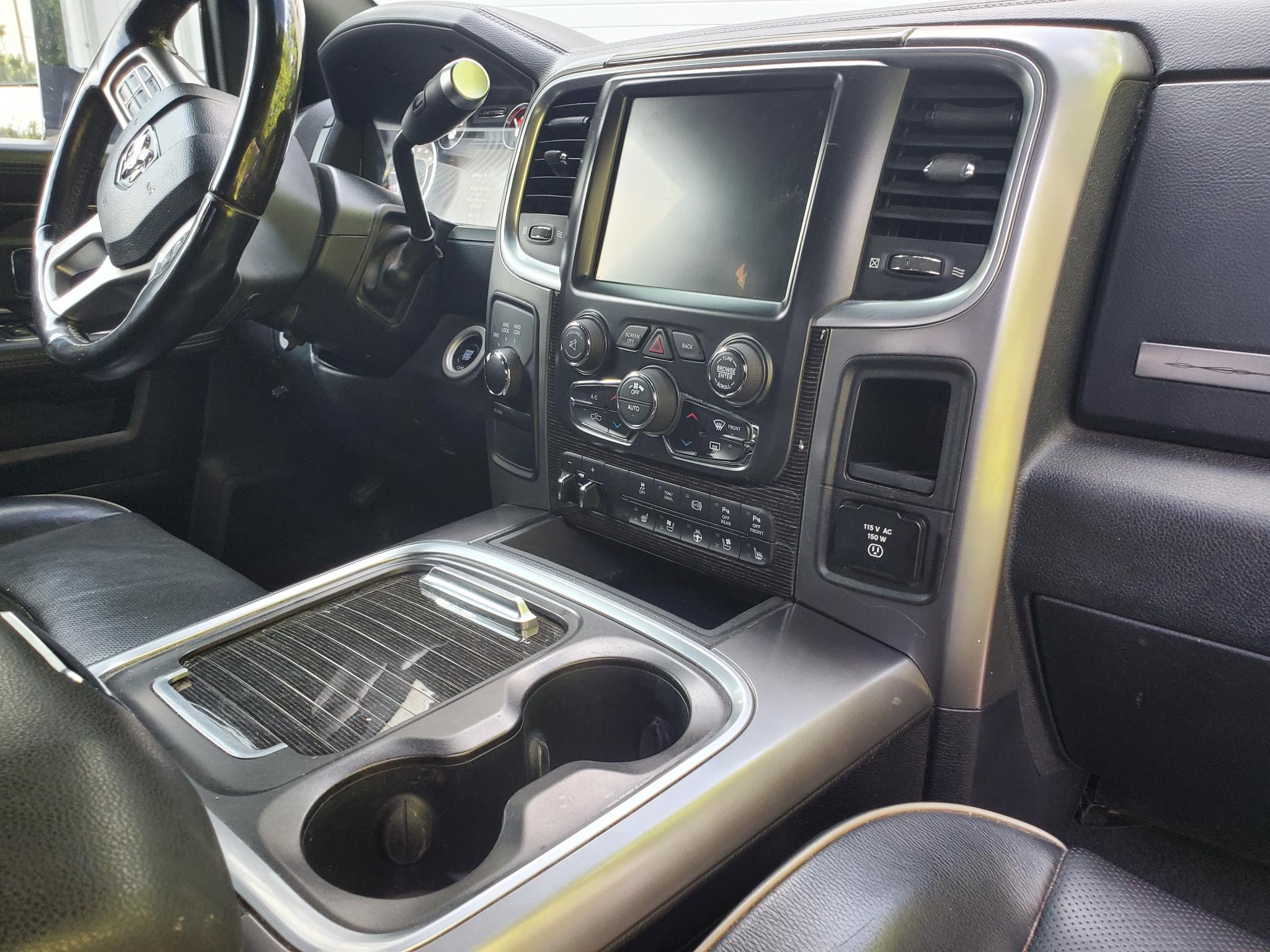 RAM 3500 Limited 4x4 Mega Cab 6'4" Box 2017