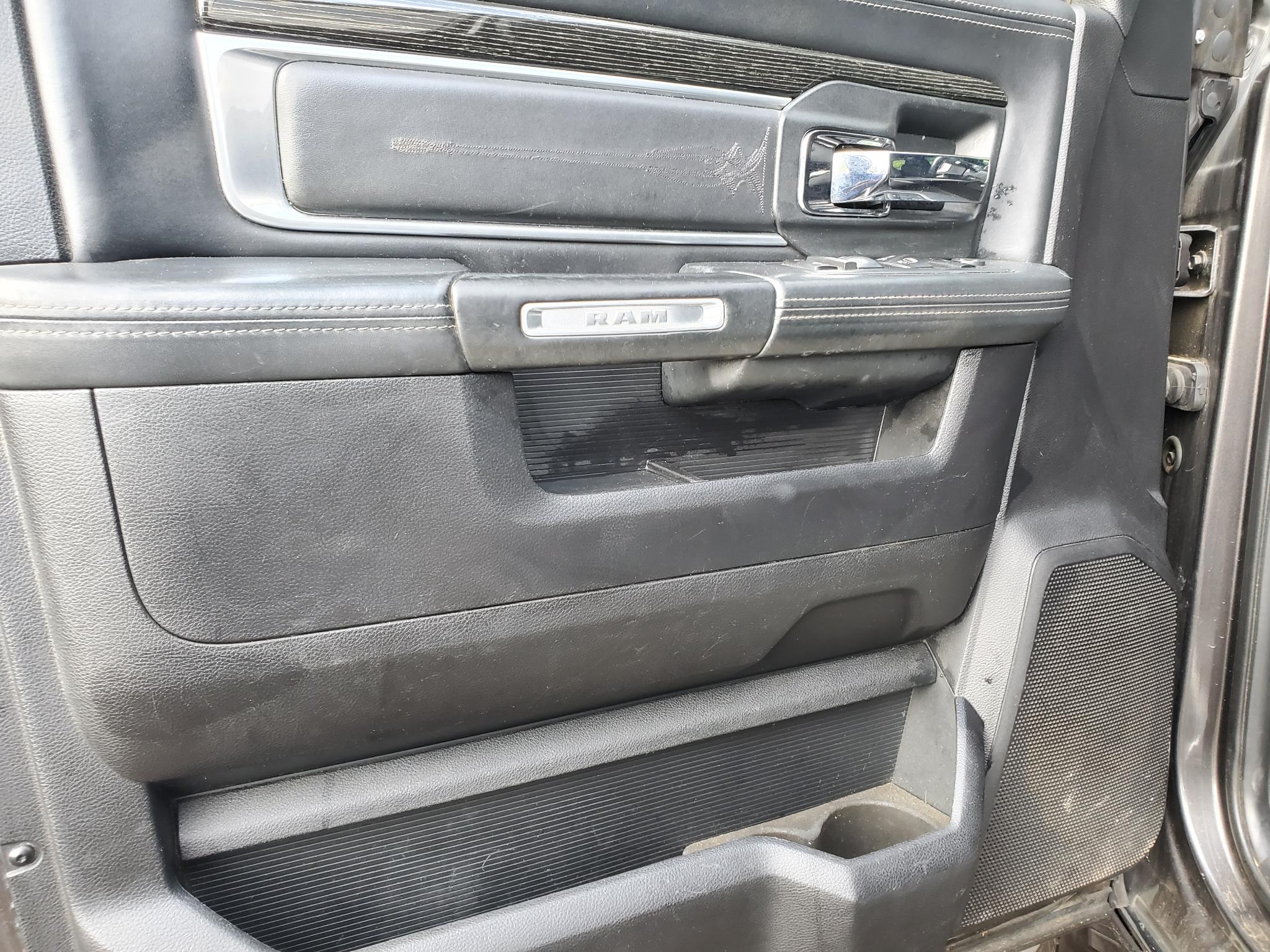 RAM 3500 Limited 4x4 Mega Cab 6'4" Box 2017