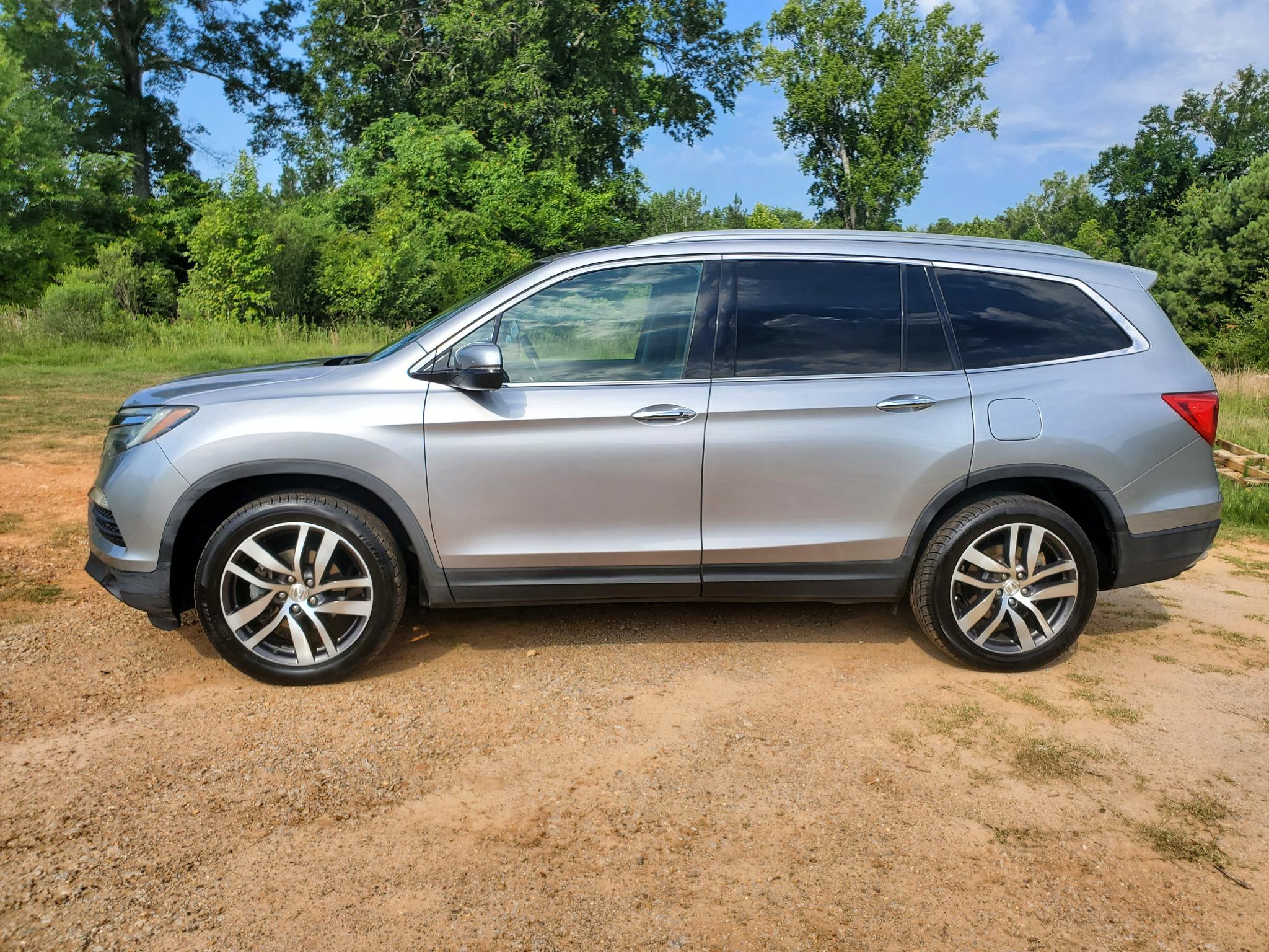 Honda Pilot AWD 4dr Elite w/RES & Navi 2016