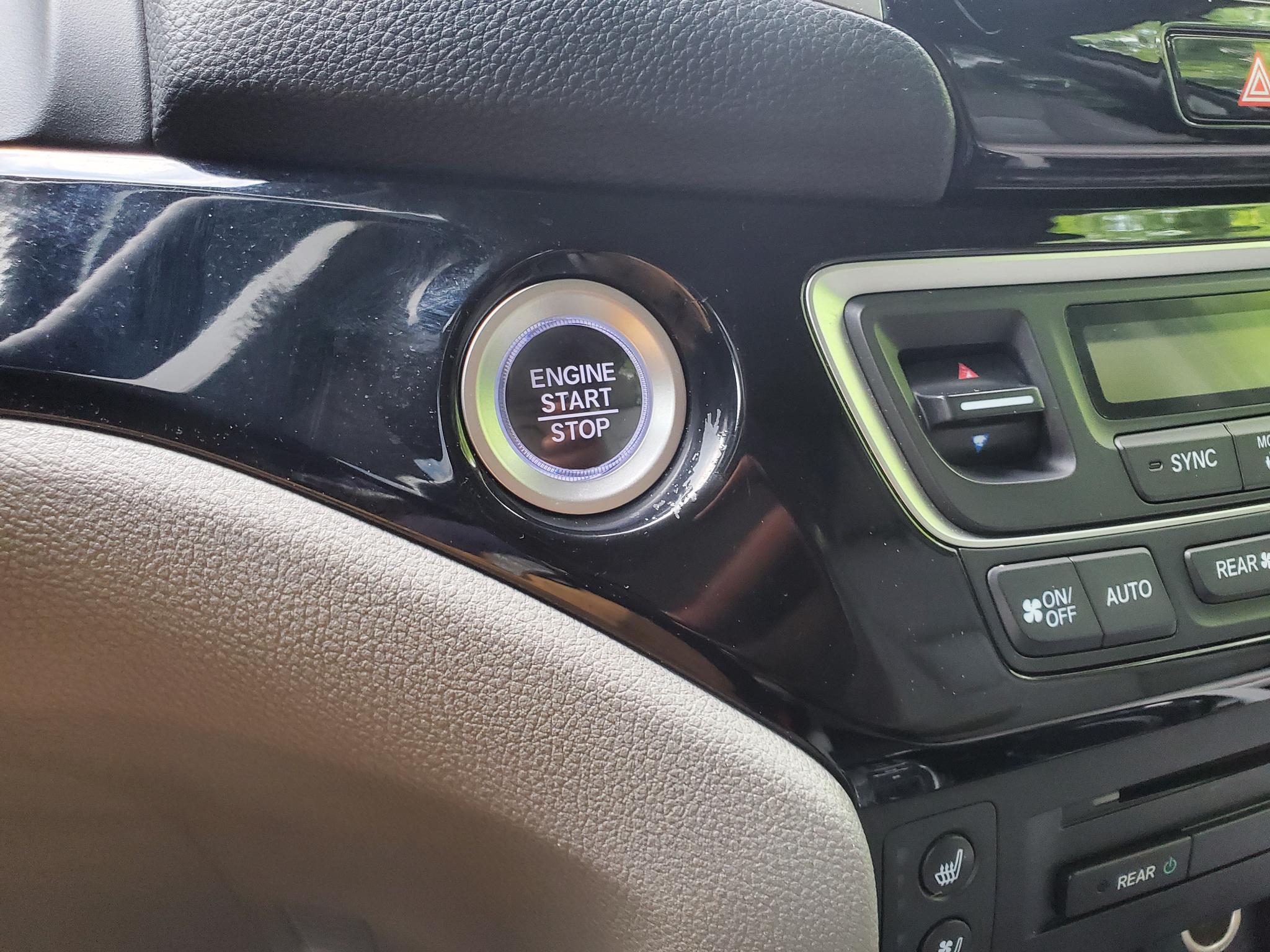 Honda Pilot AWD 4dr Elite w/RES & Navi 2016