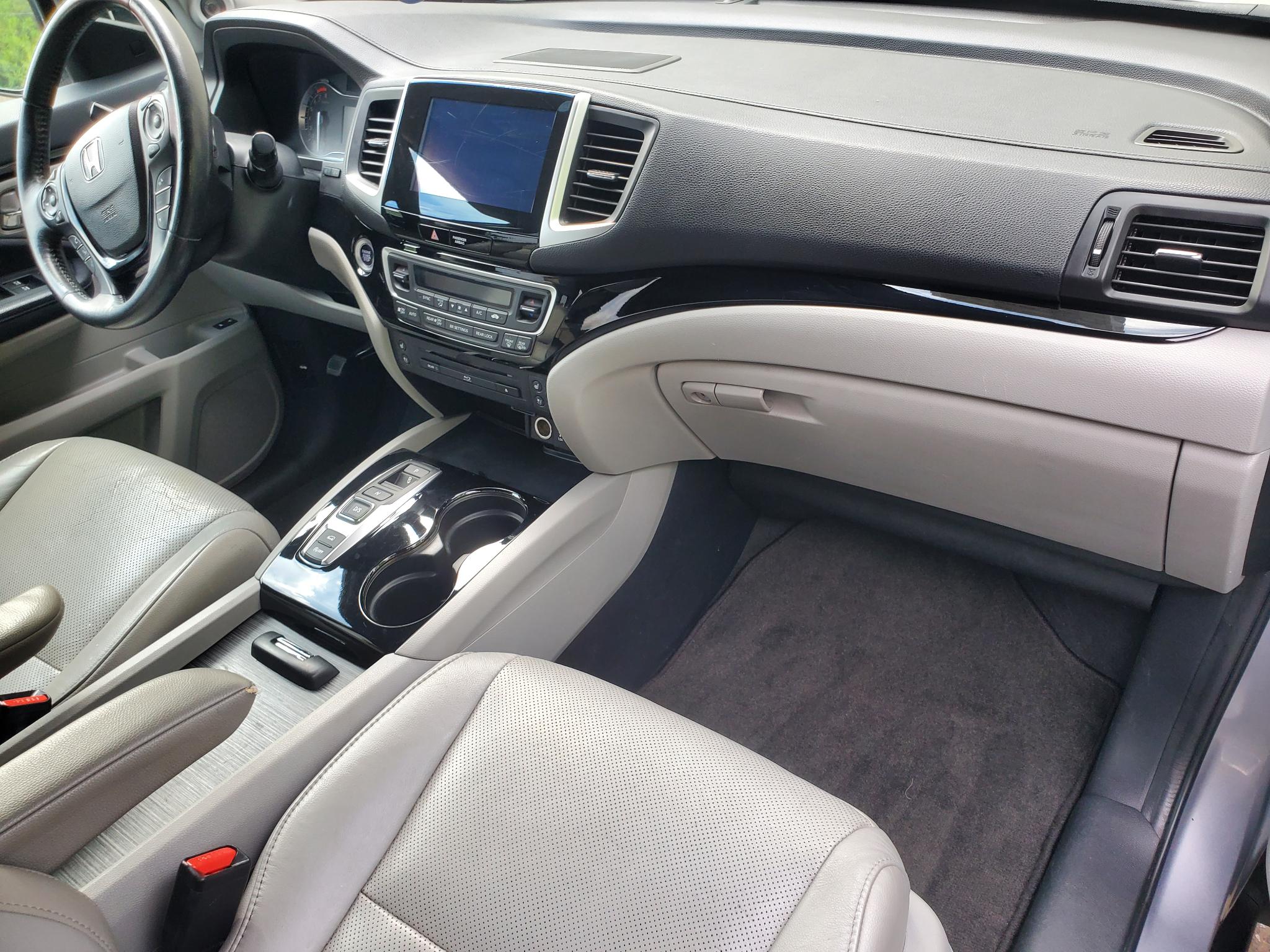 Honda Pilot AWD 4dr Elite w/RES & Navi 2016