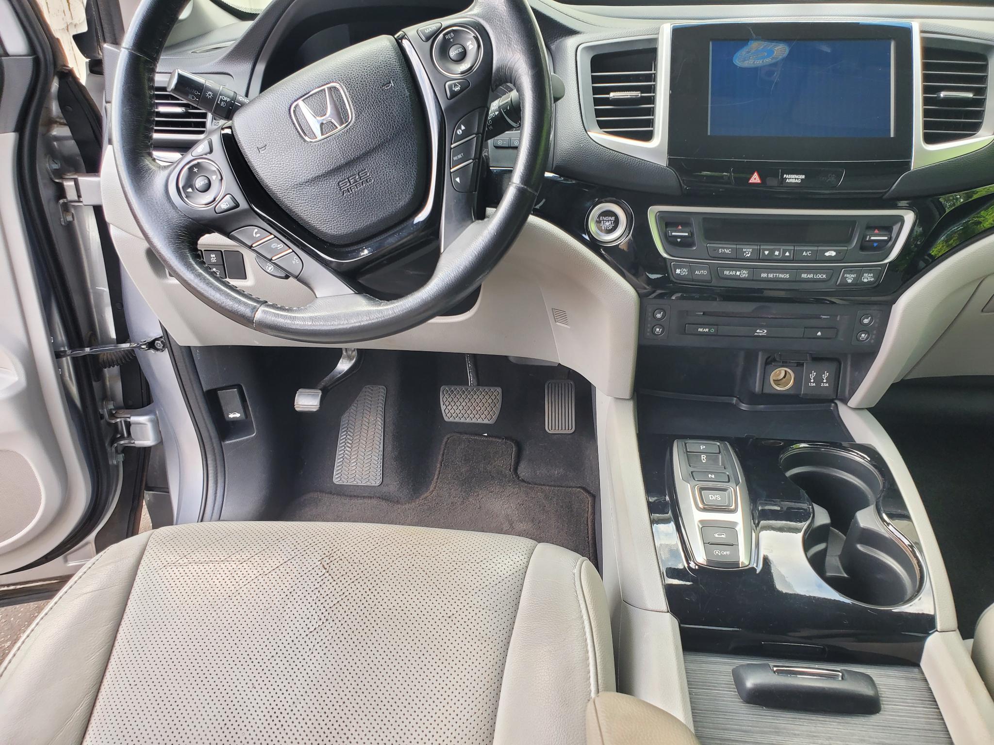 Honda Pilot AWD 4dr Elite w/RES & Navi 2016