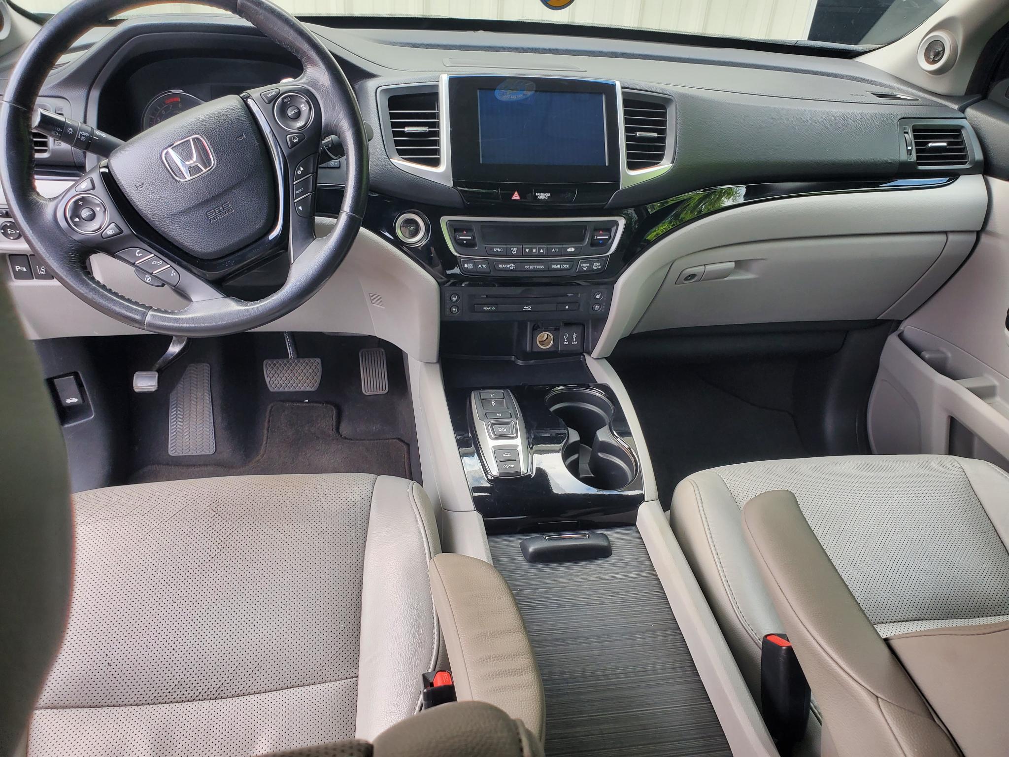 Honda Pilot AWD 4dr Elite w/RES & Navi 2016