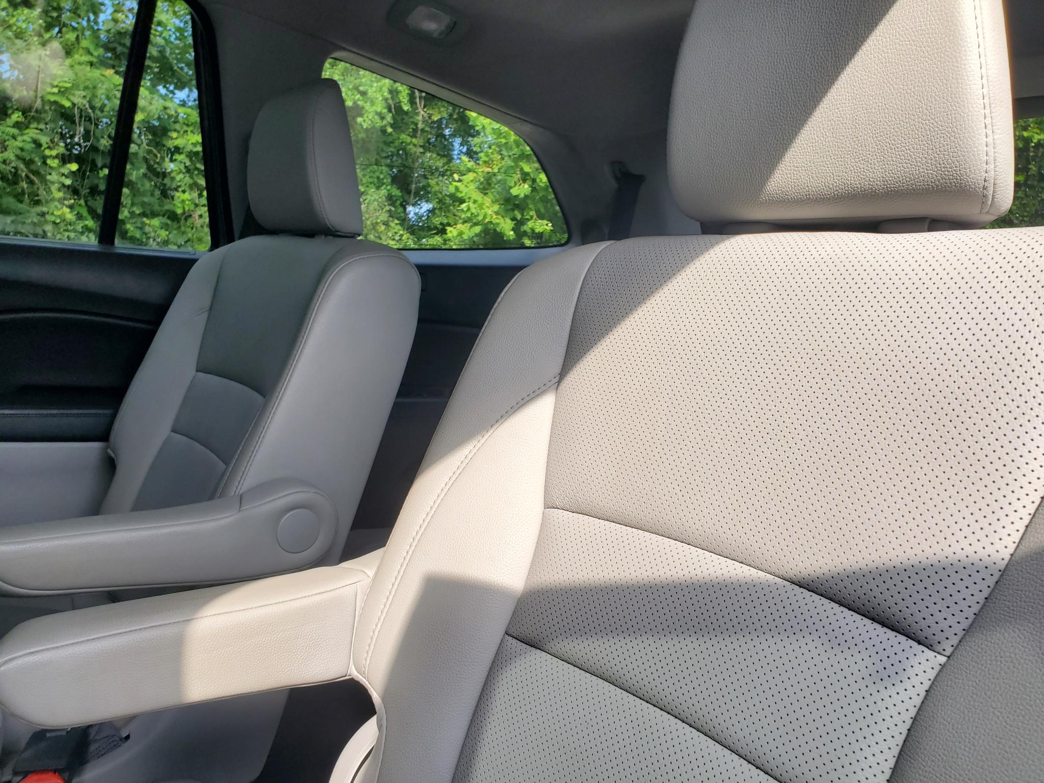 Honda Pilot AWD 4dr Elite w/RES & Navi 2016