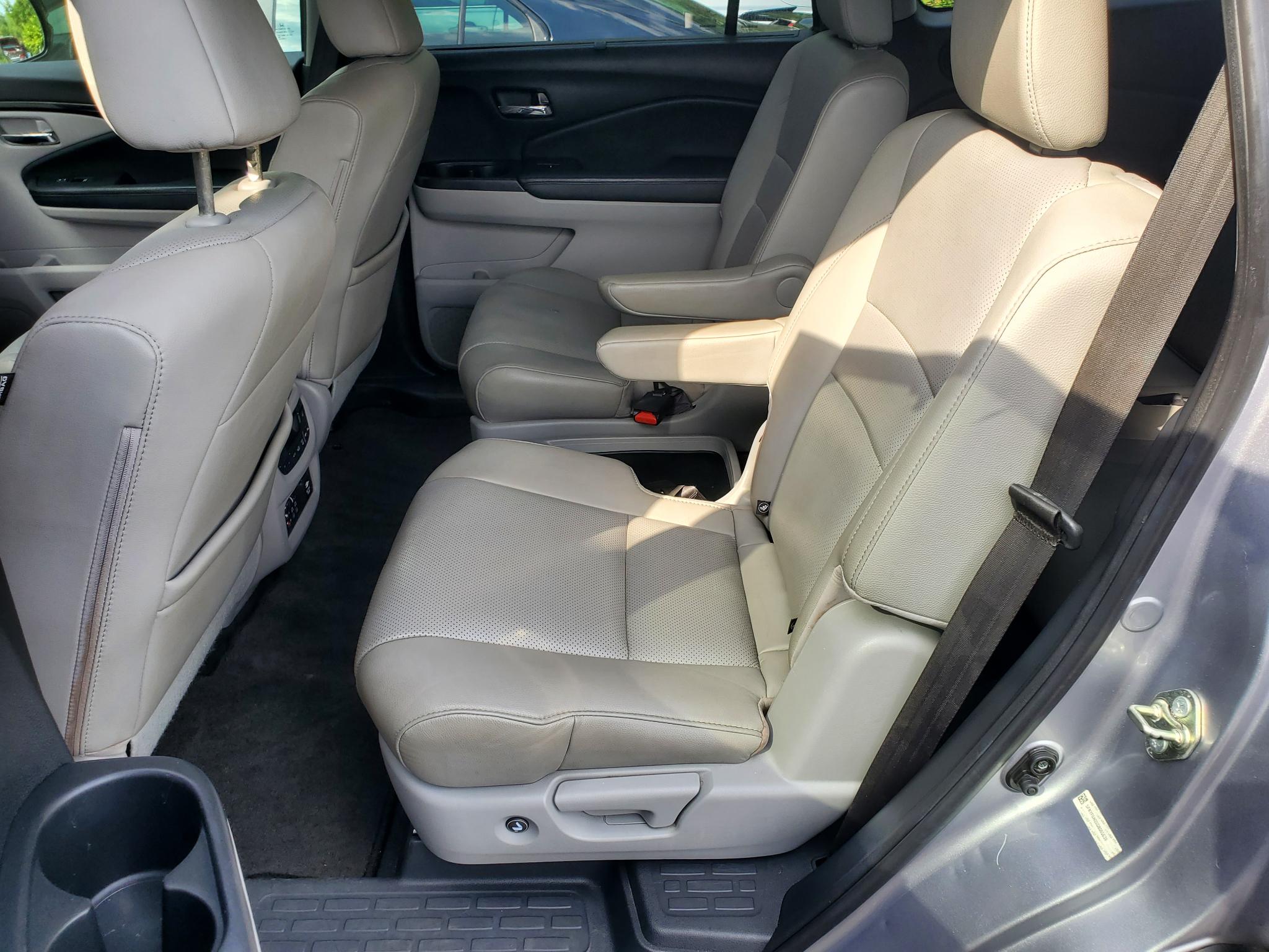 Honda Pilot AWD 4dr Elite w/RES & Navi 2016