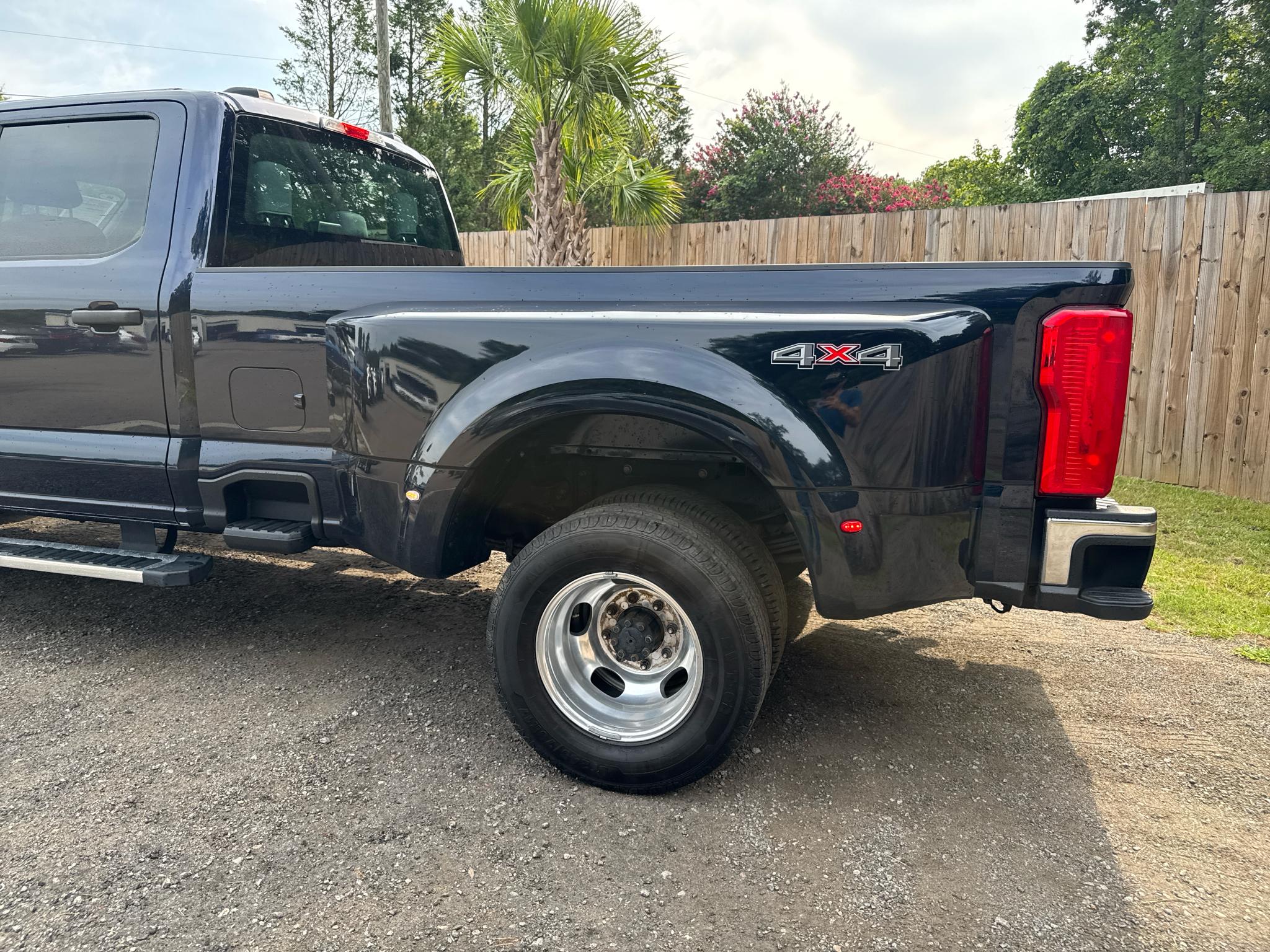 Ford Super Duty F-350 DRW  2024