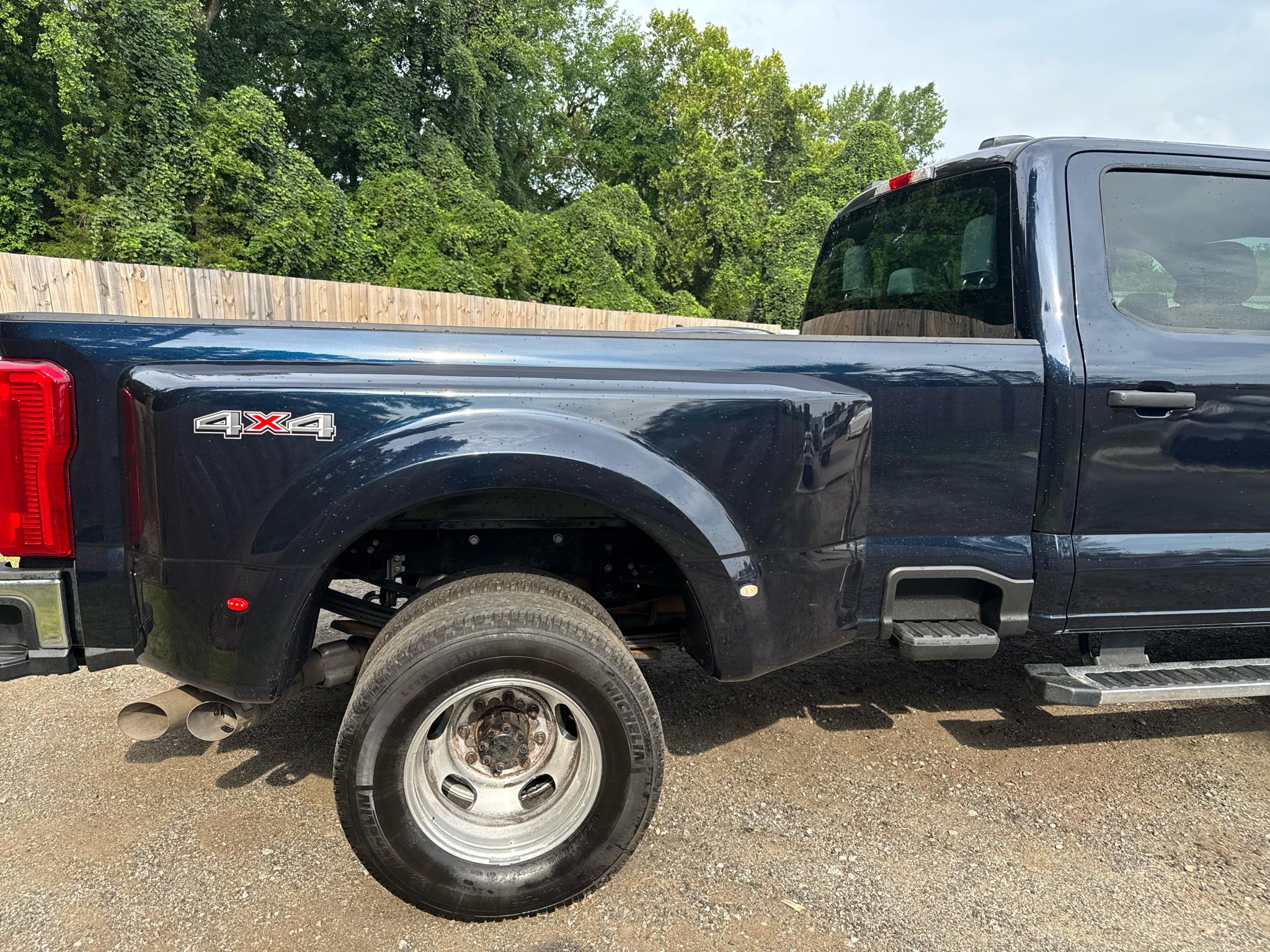 Ford Super Duty F-350 DRW  2024
