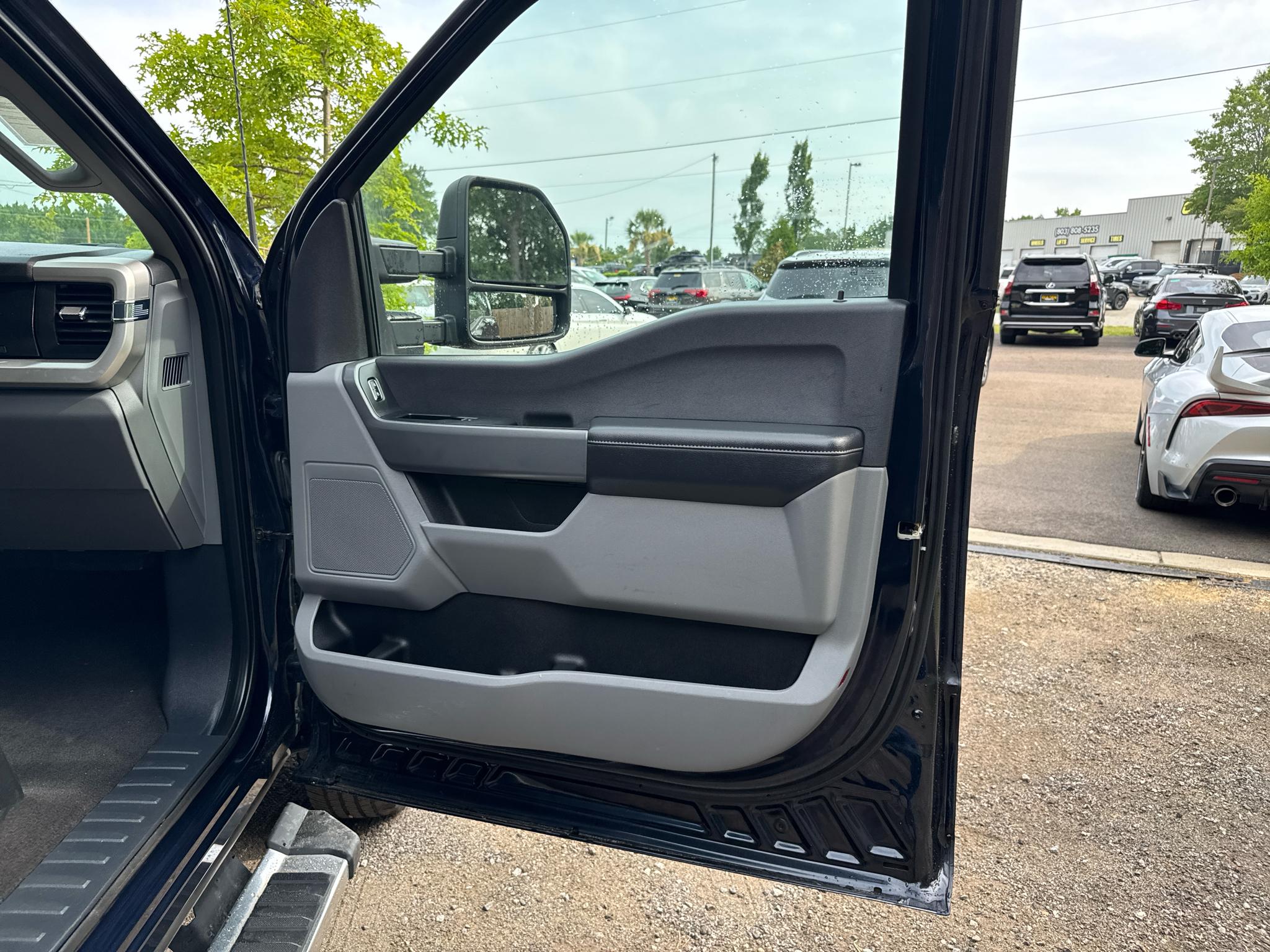 Ford Super Duty F-350 DRW  2024