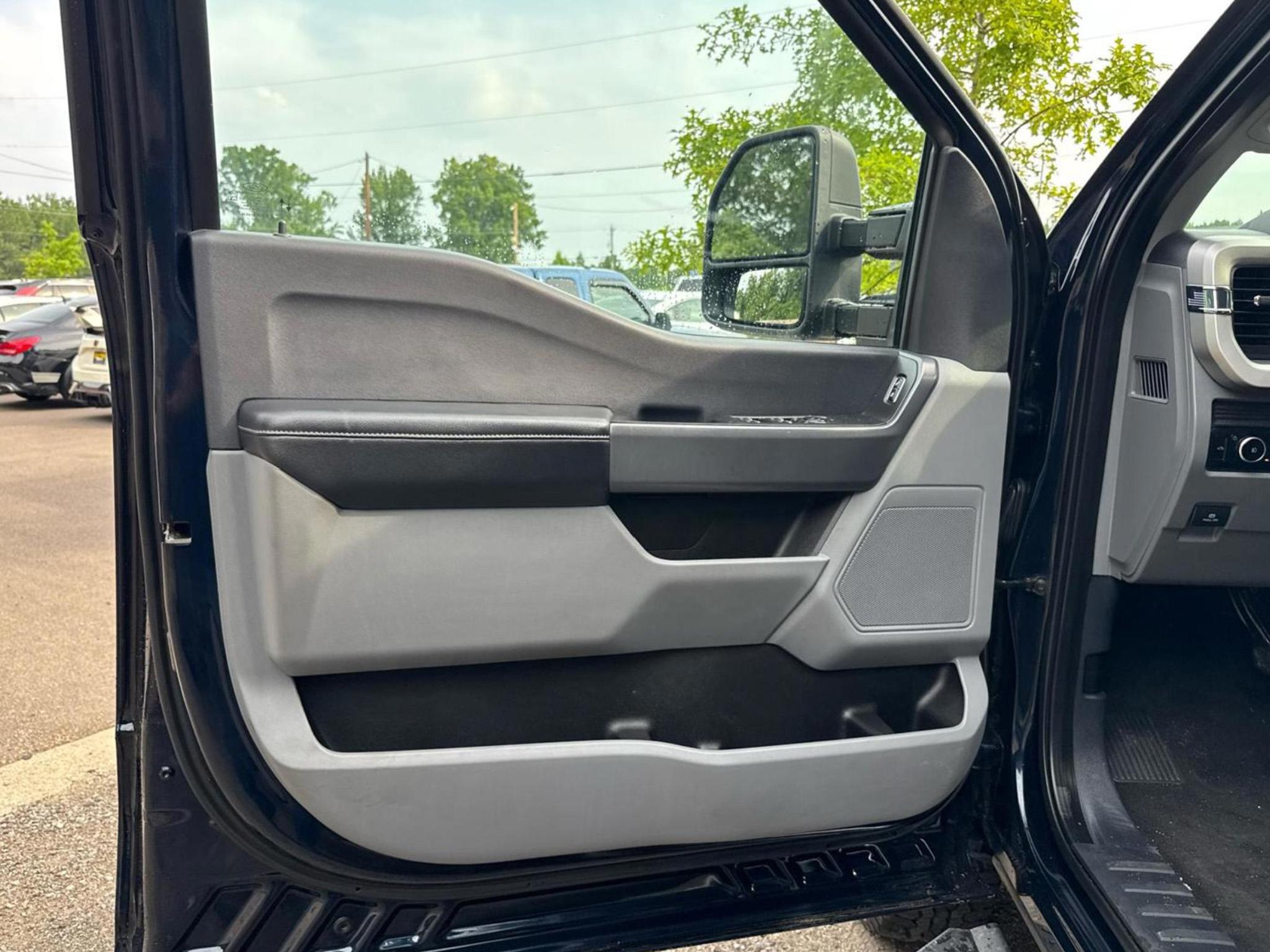 Ford Super Duty F-350 DRW  2024