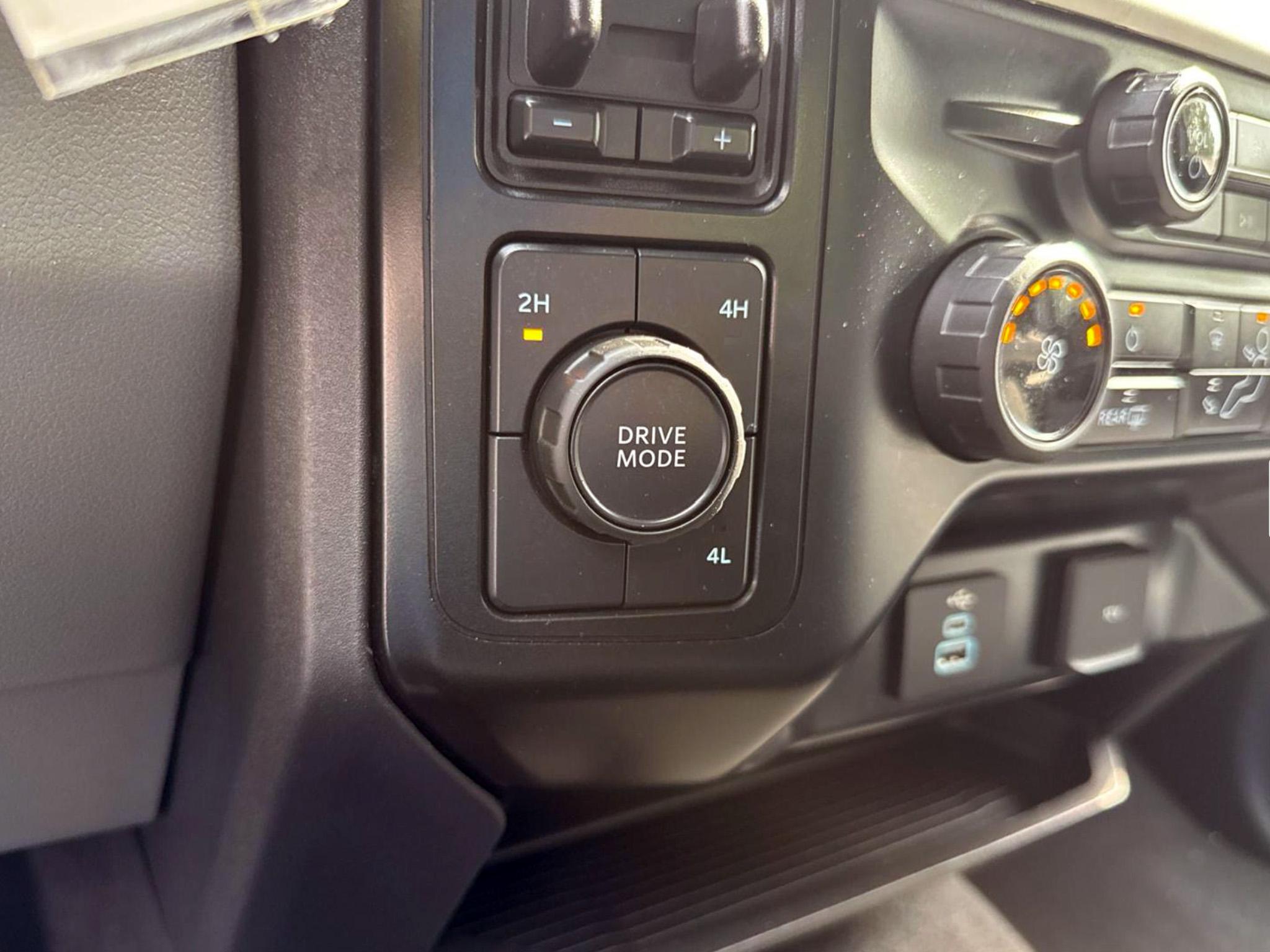 Ford Super Duty F-350 DRW  2024