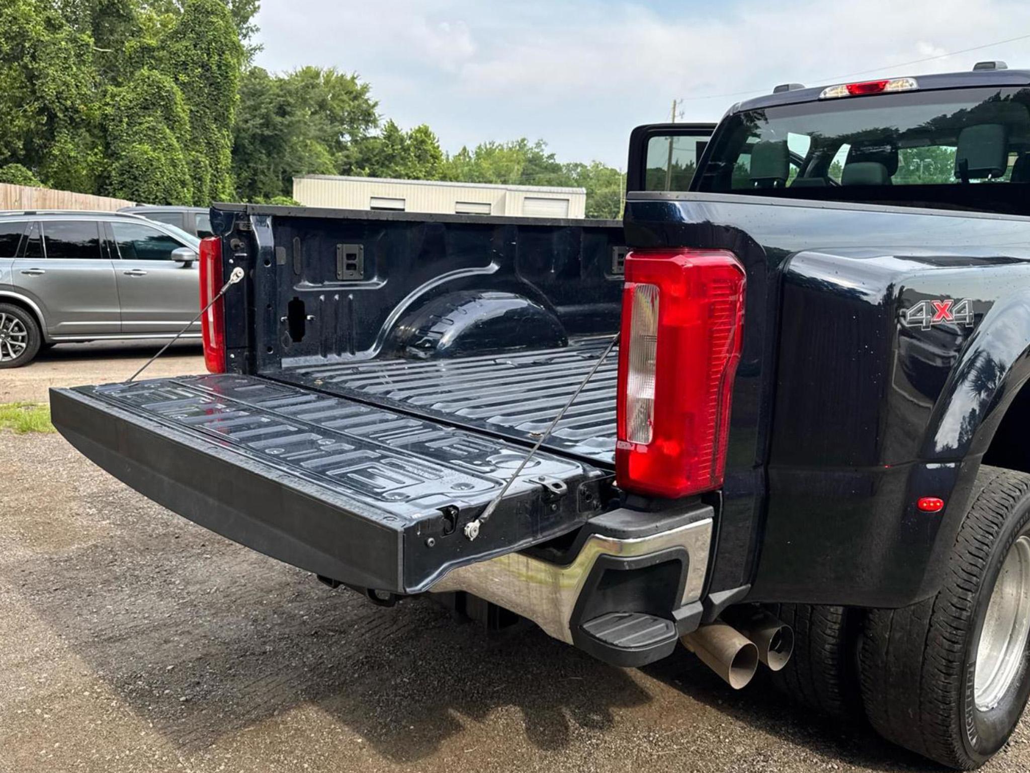 Ford Super Duty F-350 DRW  2024