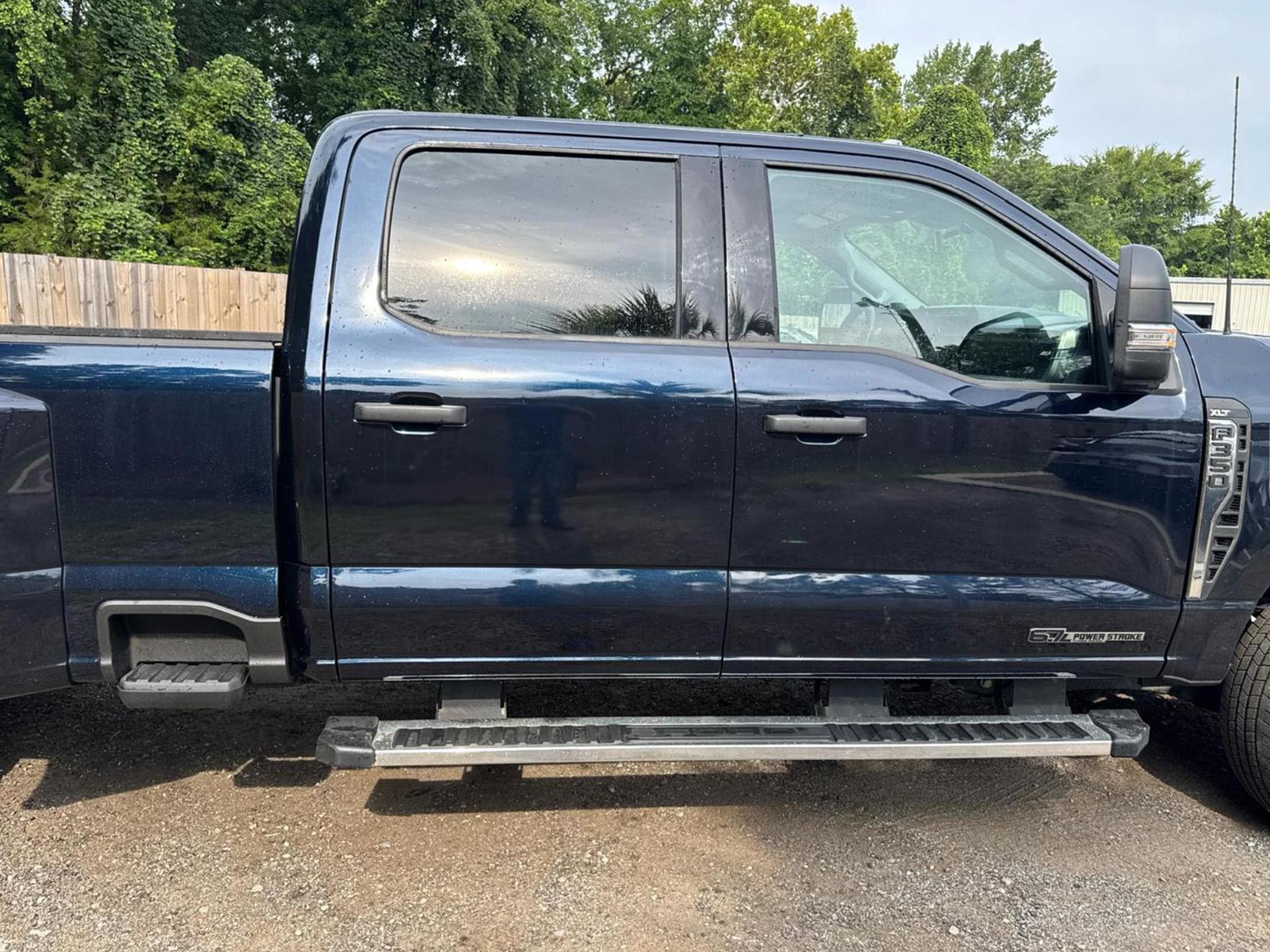 Ford Super Duty F-350 DRW  2024