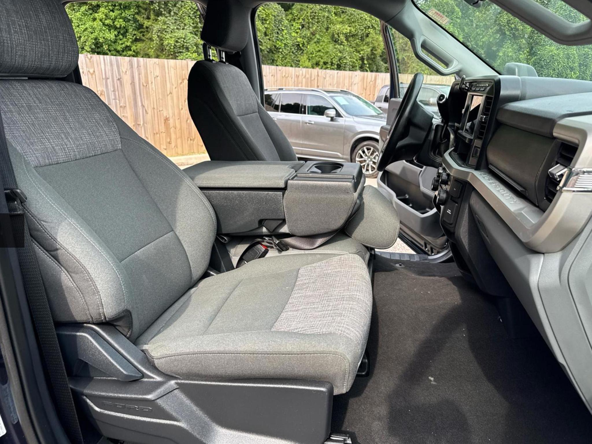 Ford Super Duty F-350 DRW  2024