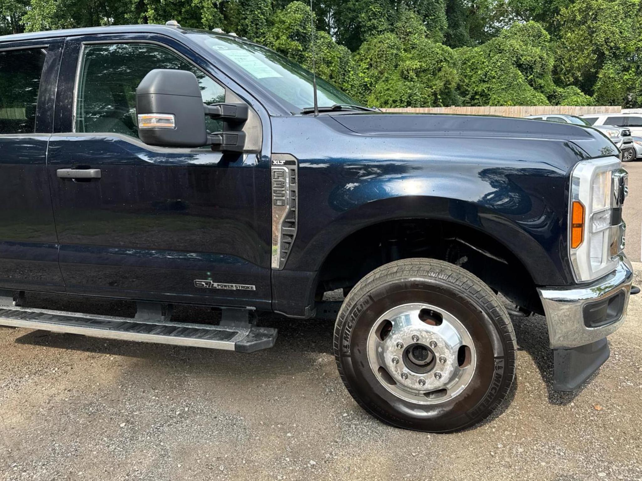 Ford Super Duty F-350 DRW  2024