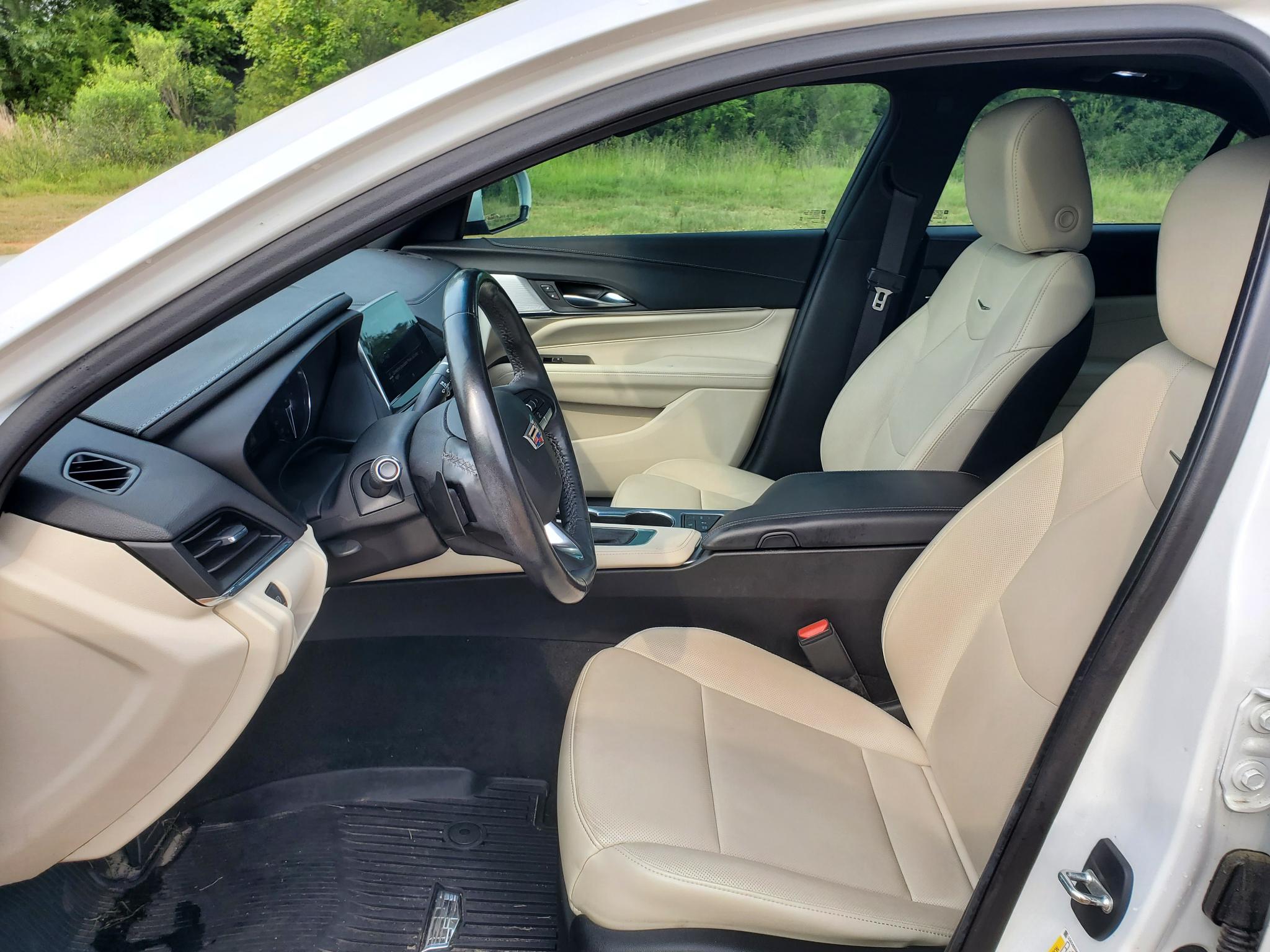 Cadillac CT4 4dr Sdn Premium Luxury 2021