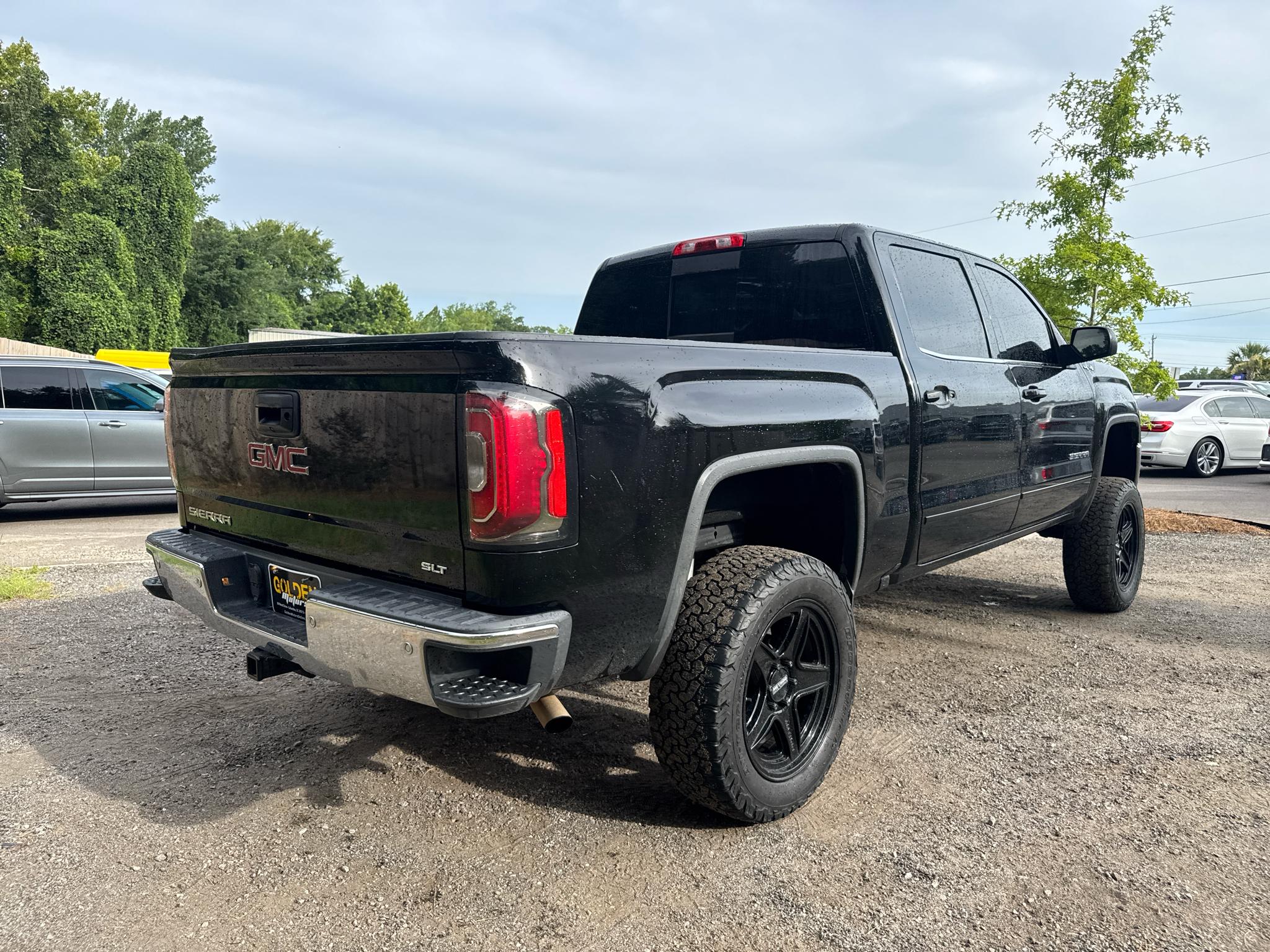 GMC Sierra 1500 4WD Crew Cab 143.5" SLT 2017