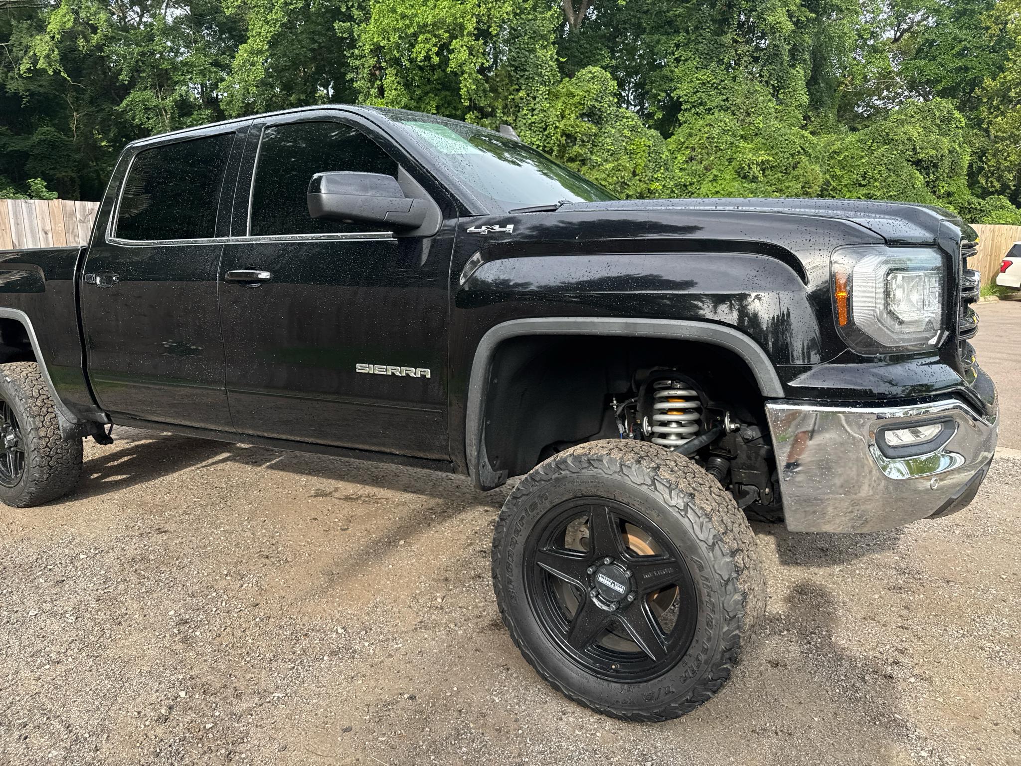 GMC Sierra 1500 4WD Crew Cab 143.5" SLT 2017
