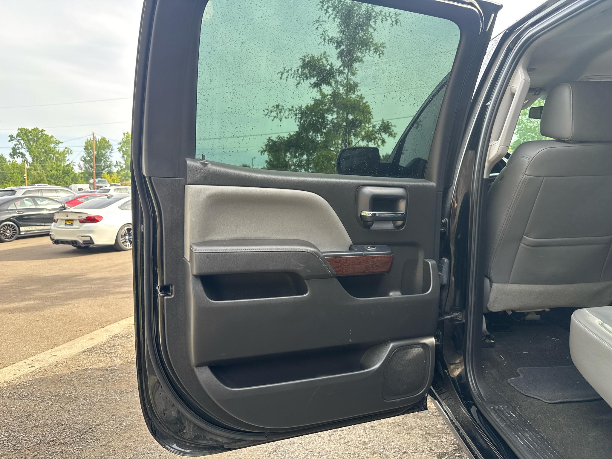 GMC Sierra 1500 4WD Crew Cab 143.5" SLT 2017