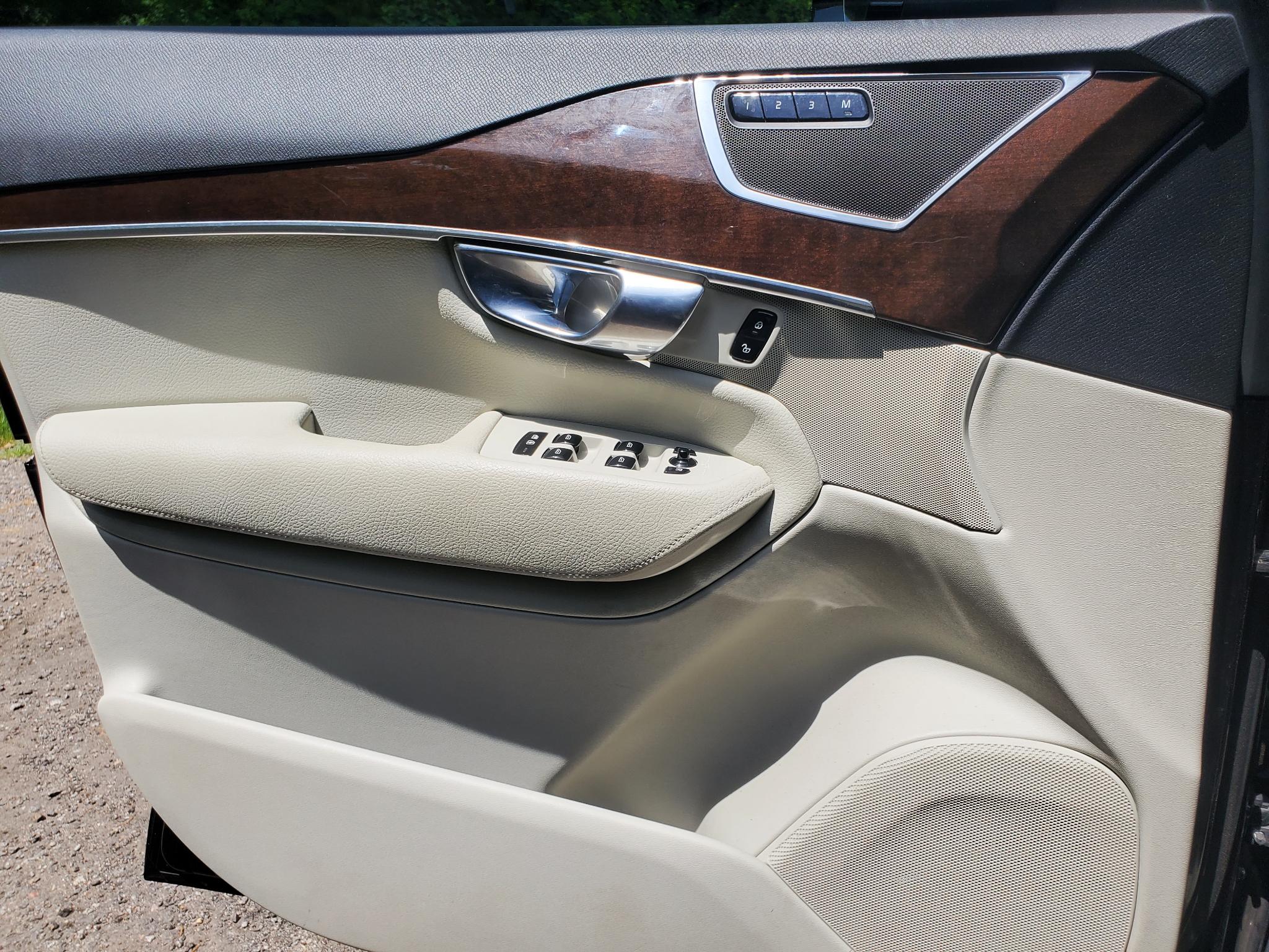 Volvo XC90 T5 AWD Momentum 2019