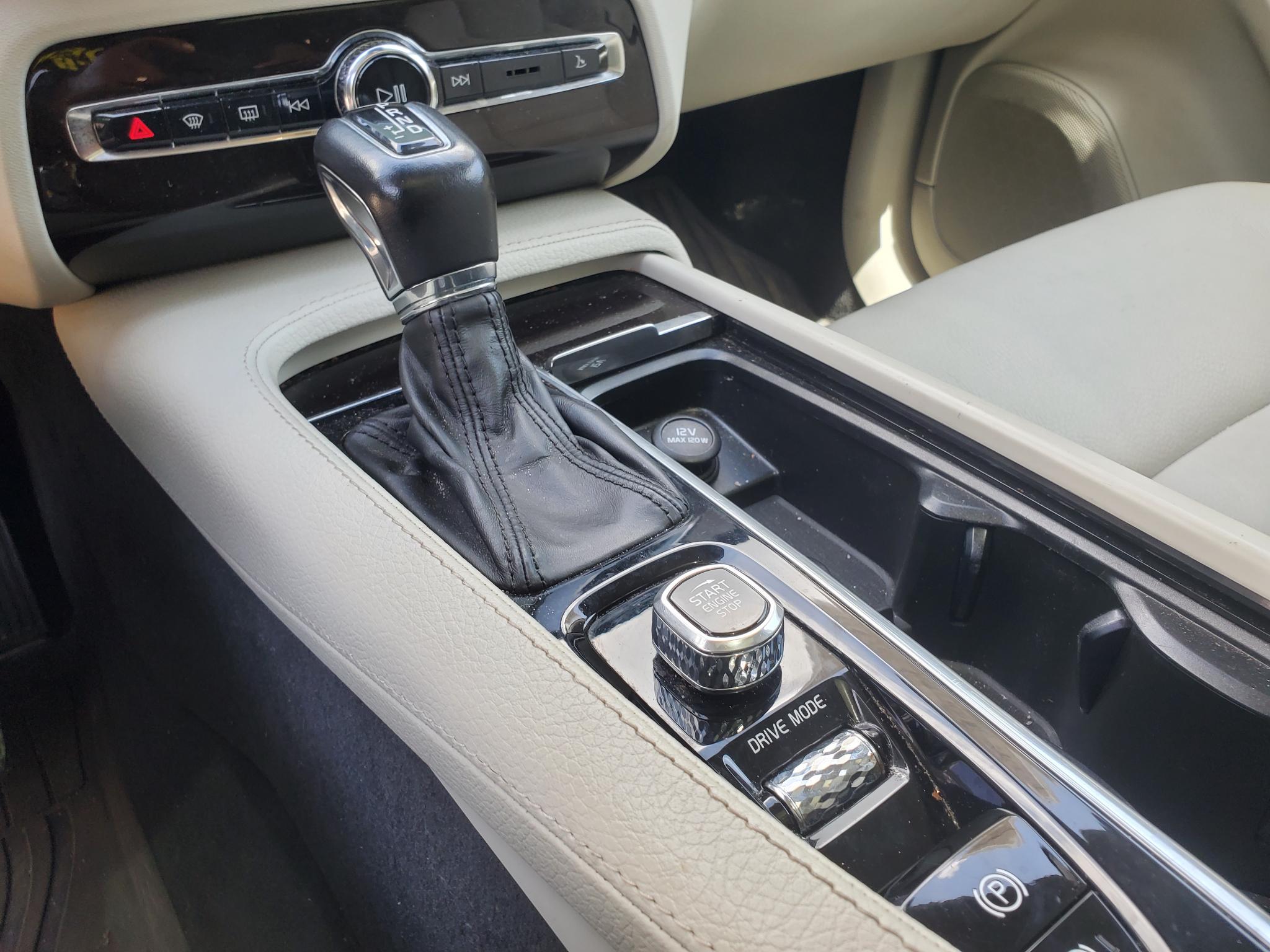 Volvo XC90 T5 AWD Momentum 2019