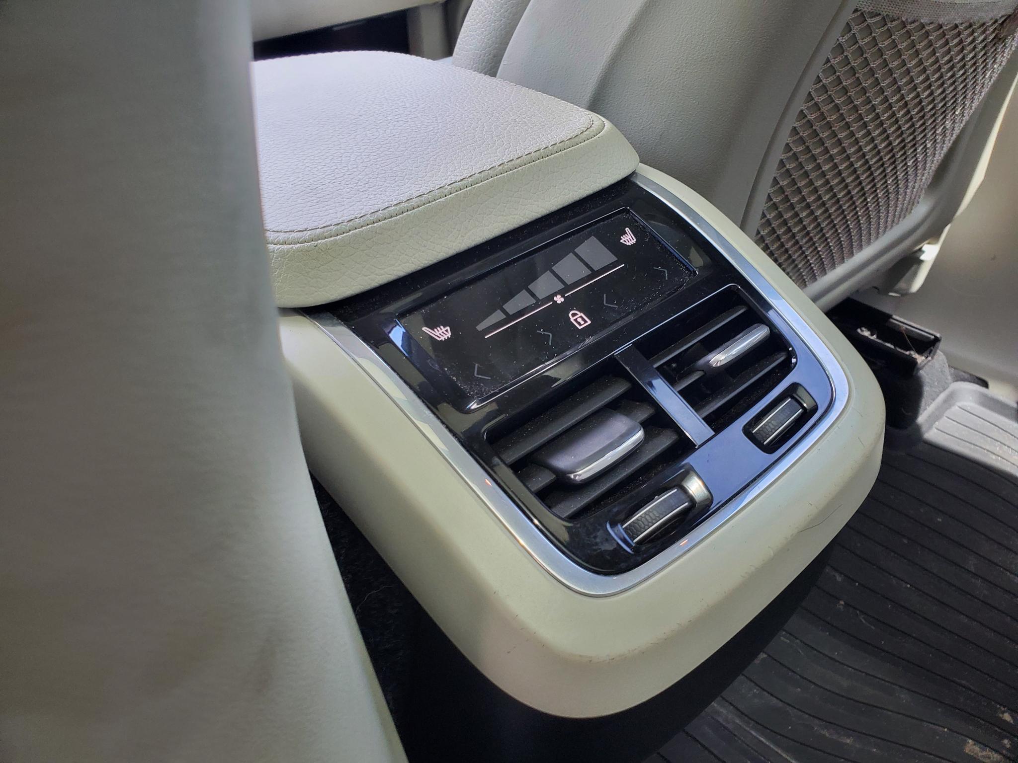 Volvo XC90 T5 AWD Momentum 2019