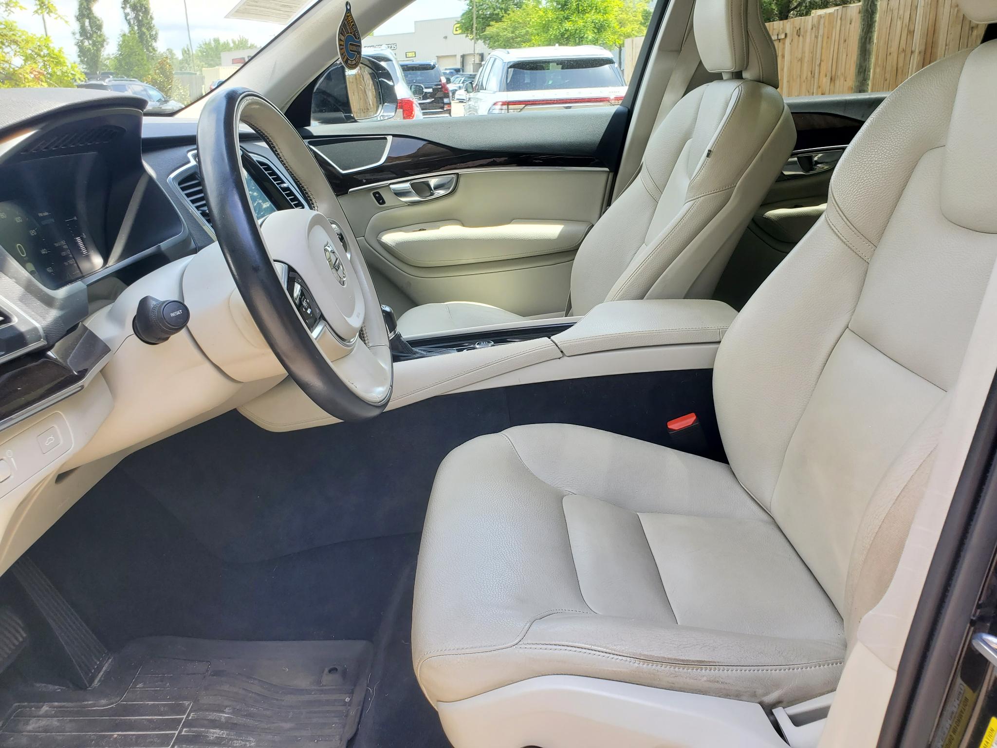 Volvo XC90 T5 AWD Momentum 2019