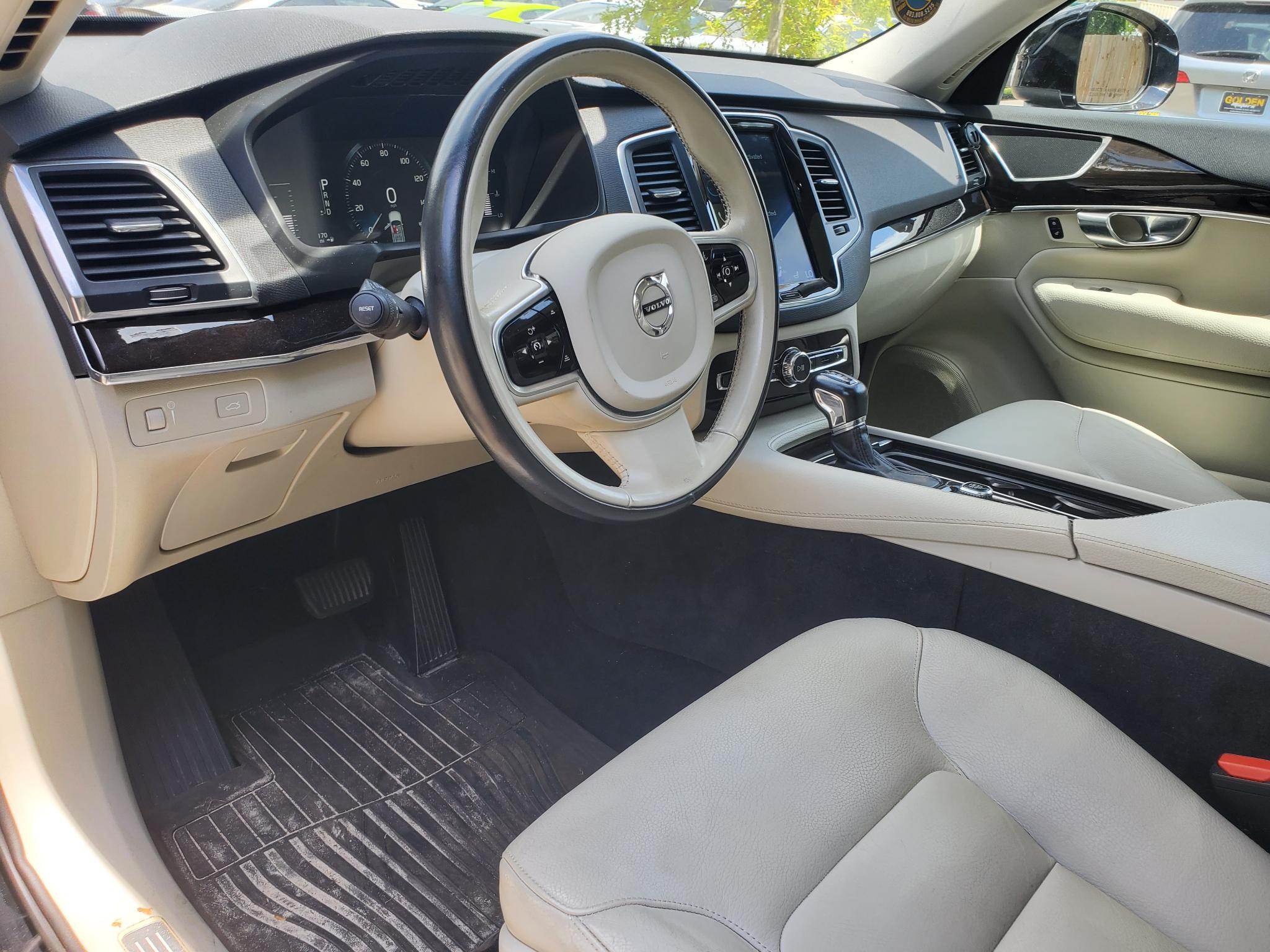 Volvo XC90 T5 AWD Momentum 2019