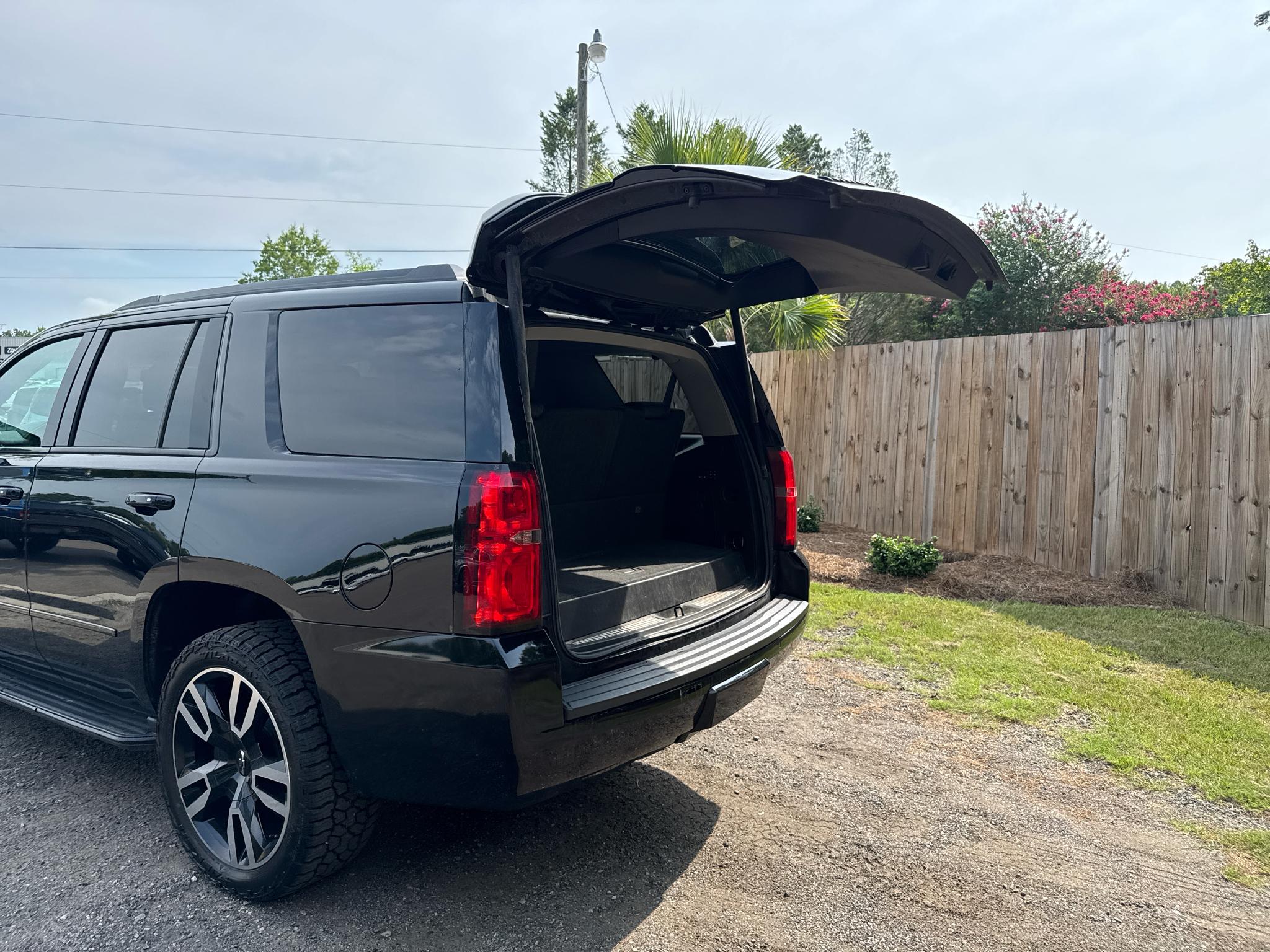 Chevrolet Tahoe 4WD 4dr Premier 2019