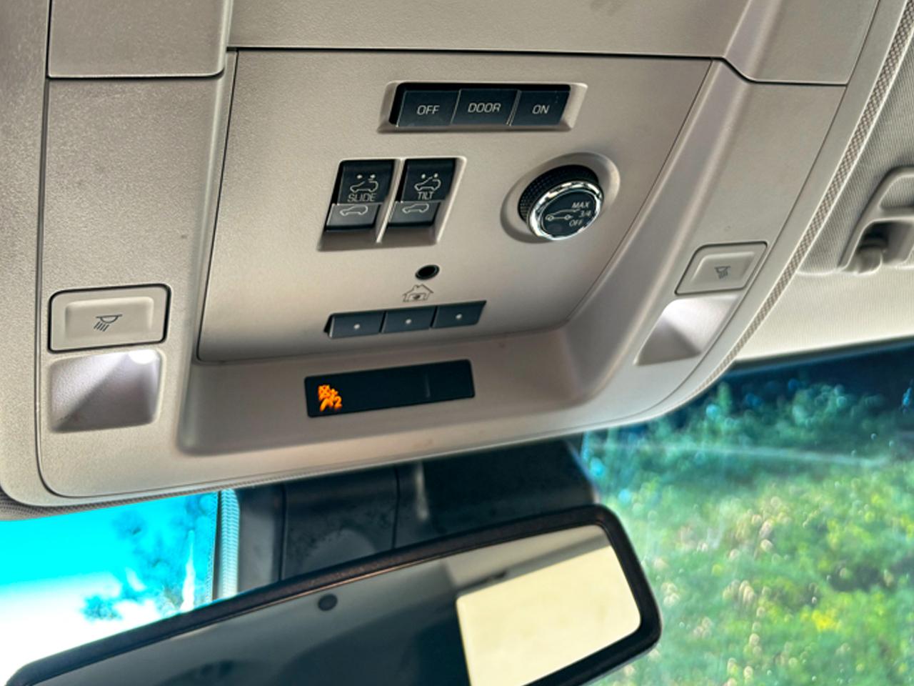 Chevrolet Tahoe 4WD 4dr Premier 2019