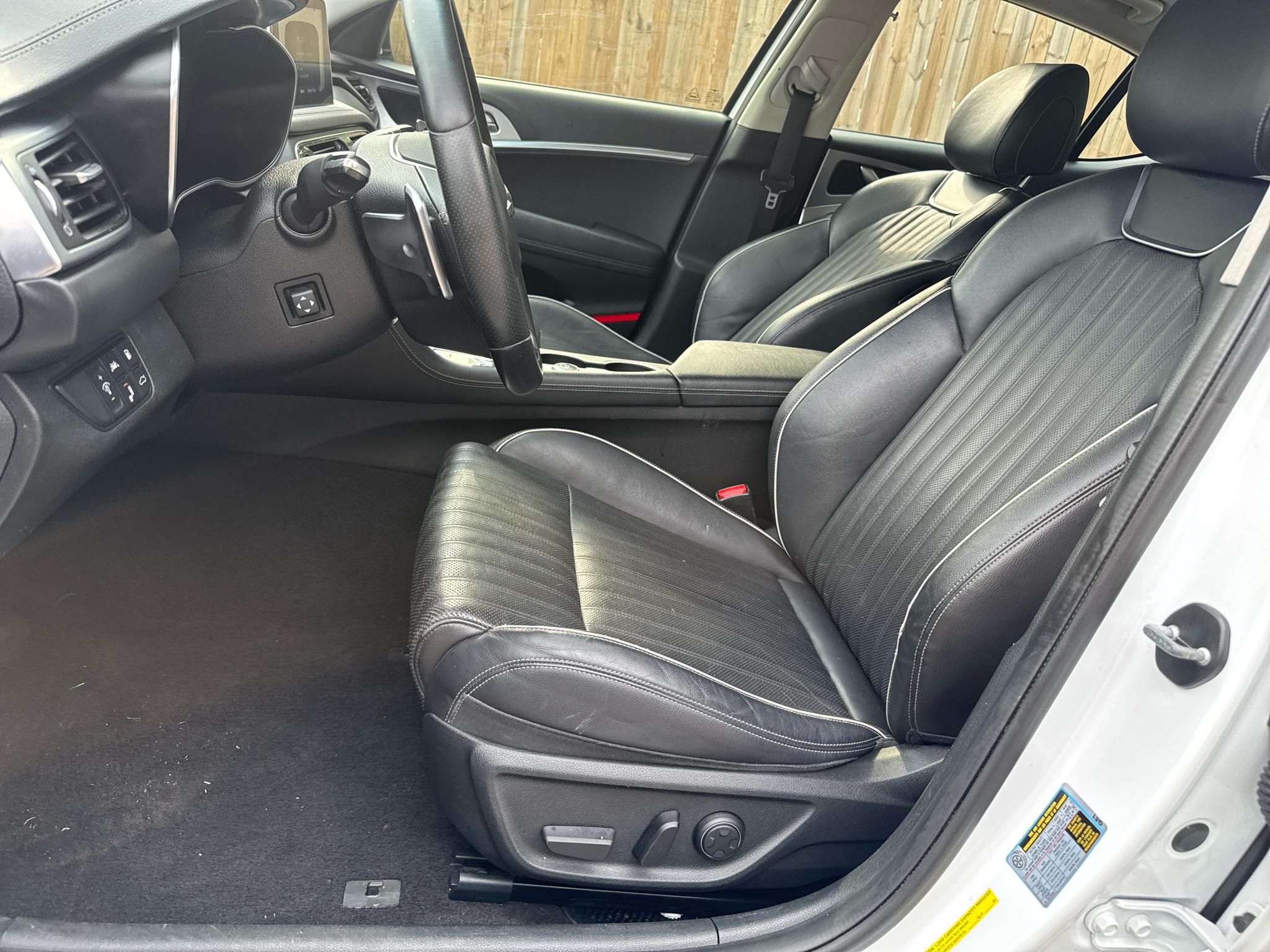Genesis G70  2021