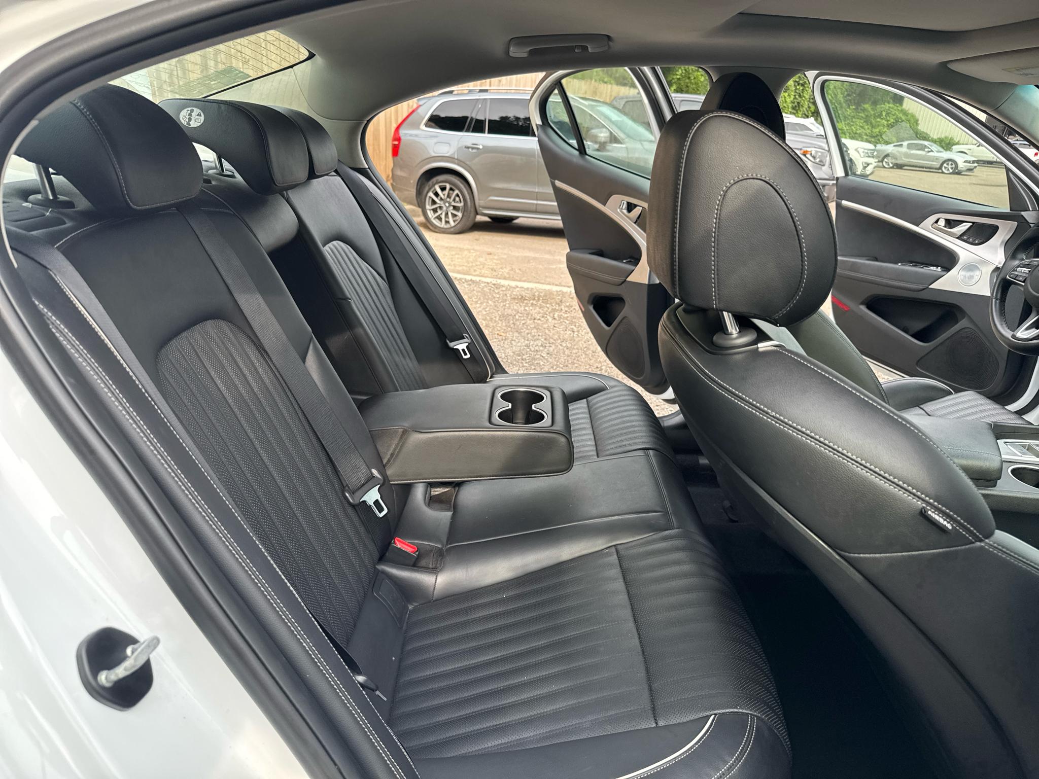 Genesis G70  2021