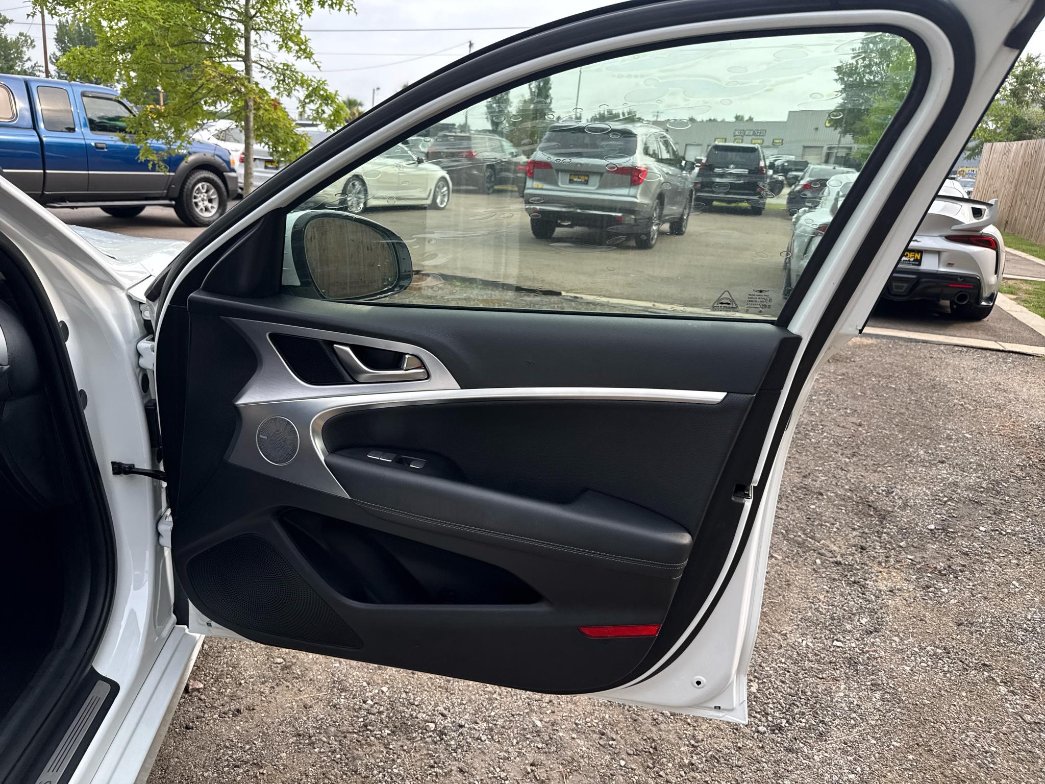 Genesis G70  2021