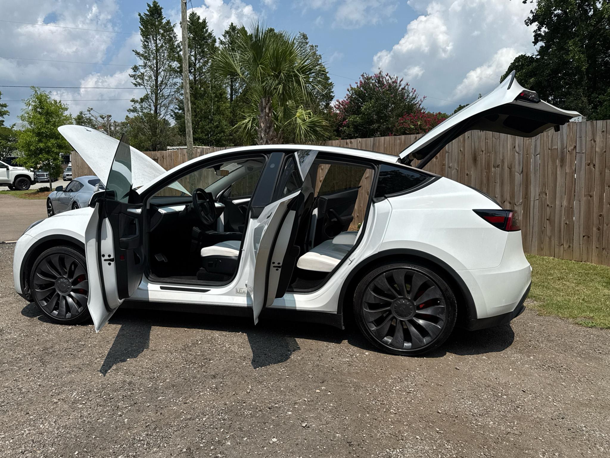 Tesla Model Y Performance AWD 2023