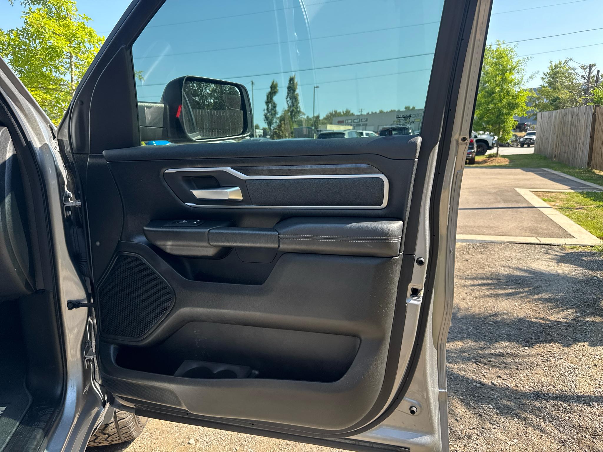 RAM 1500 Big Horn Crew Cab 4WD 2020