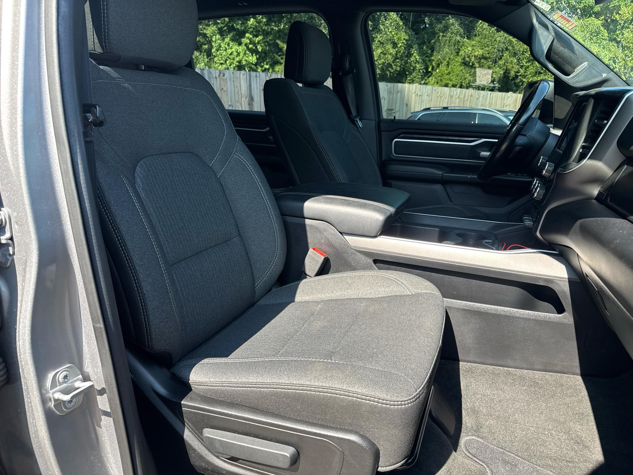 RAM 1500 Big Horn Crew Cab 4WD 2020